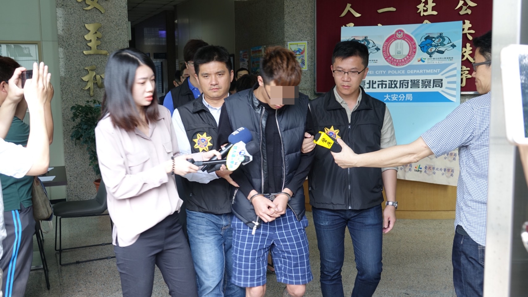 警方跟著車手，最後在桃園中壢一帶將整個詐騙集團一網打盡。