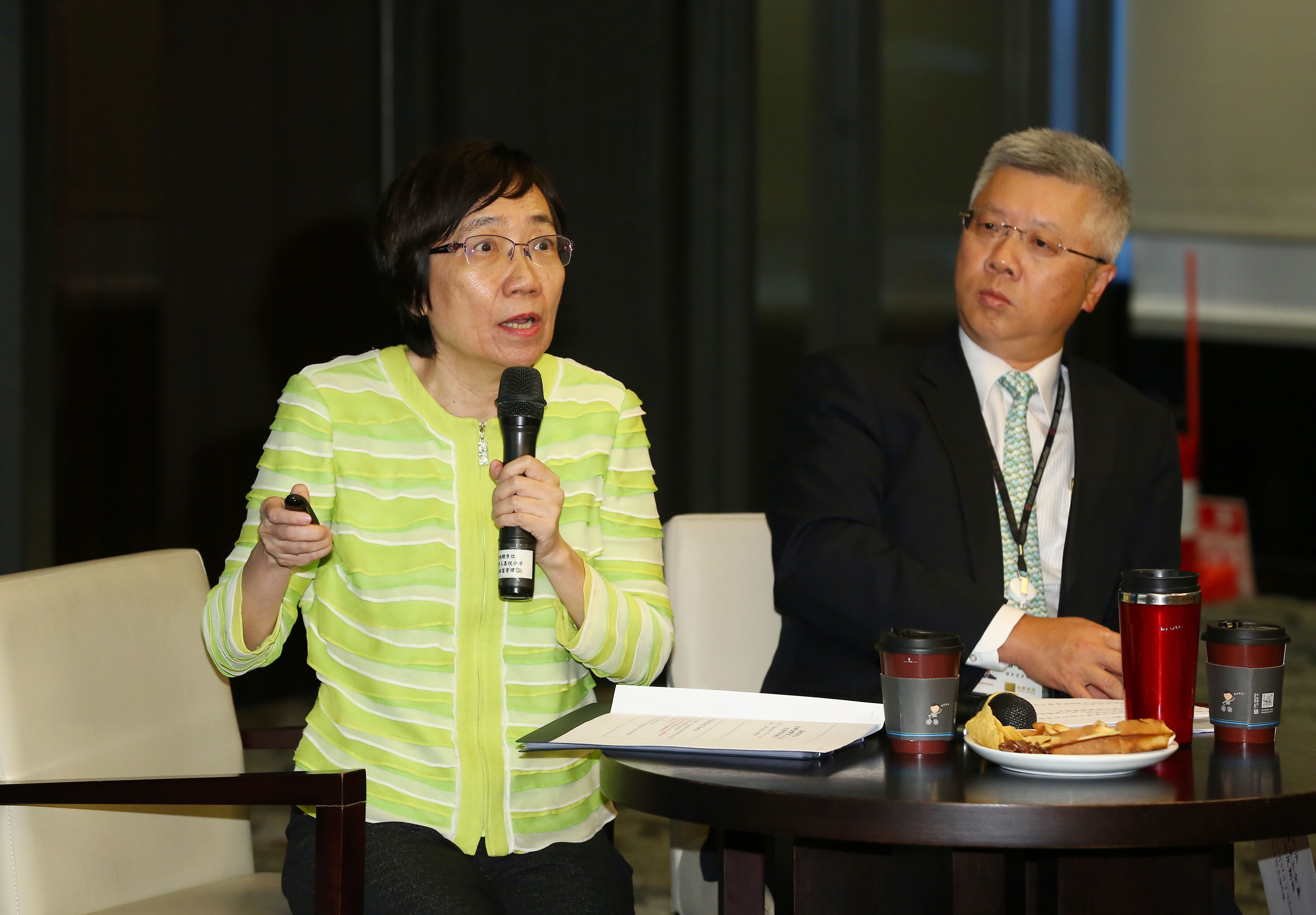 台新金財務長林維俊(右)直接和閣揆林全喊話,盼財政部別上訴。