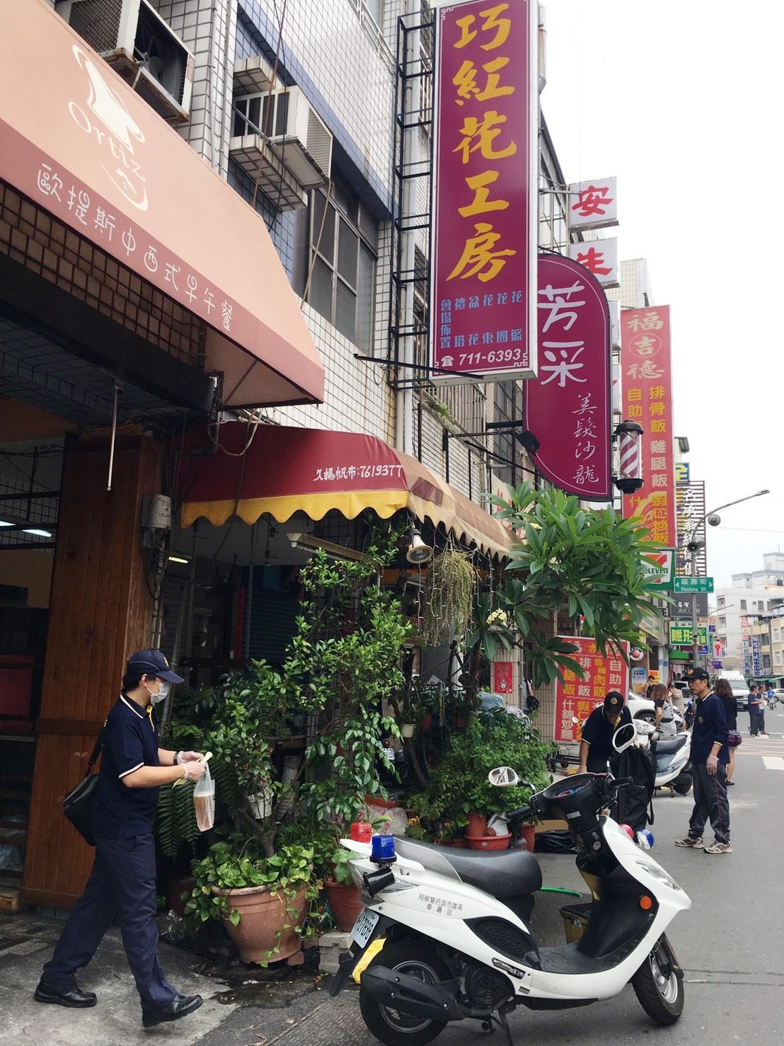 這起兄砍妹的人倫悲劇，就在熱鬧的街道上發生。