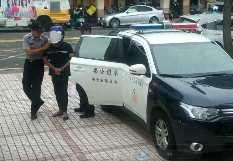 林嫌被帶回警局偵訊時,沉默不發一語。
