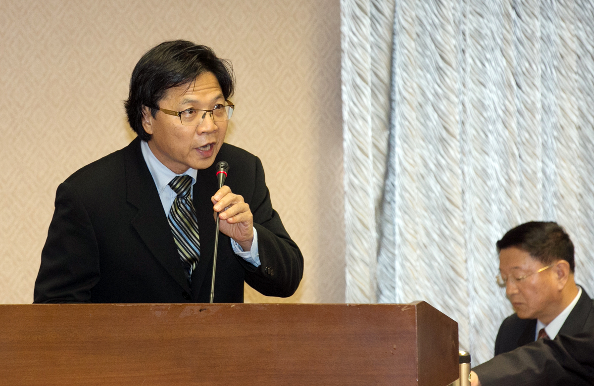 內政部緊急在昨日晚間發文澄清，強調萬通2011僅是個案，陸資在台買房政策及管控沒有改變。圖左為內政部長葉俊榮。