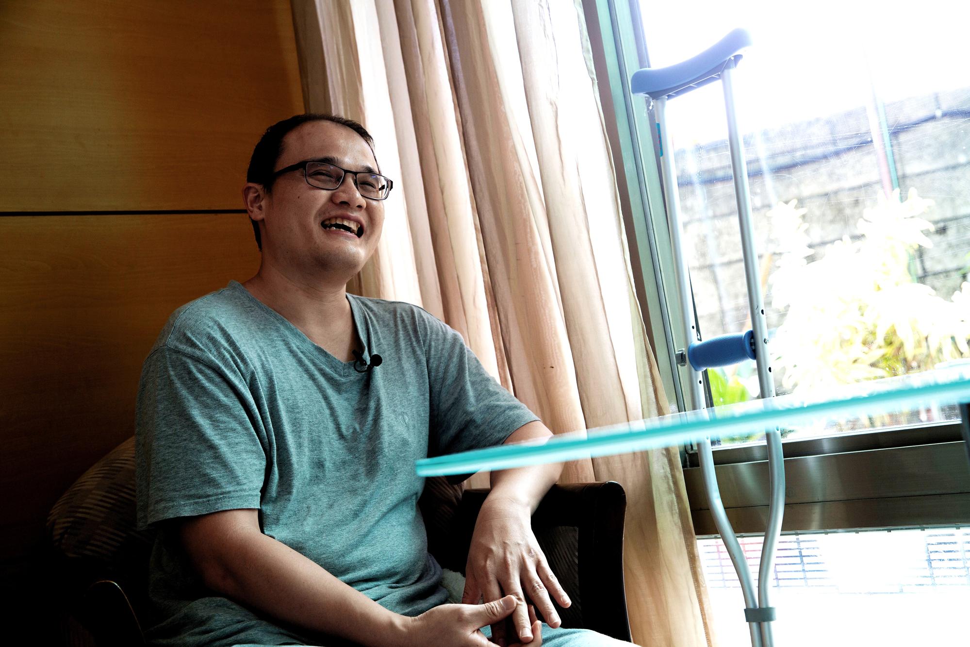 鬼門關前走一遭,陳昭宏右腳截肢、左腿縮短5公分,仍需要長期復健,他期待自己能儘快恢復往日生活。
