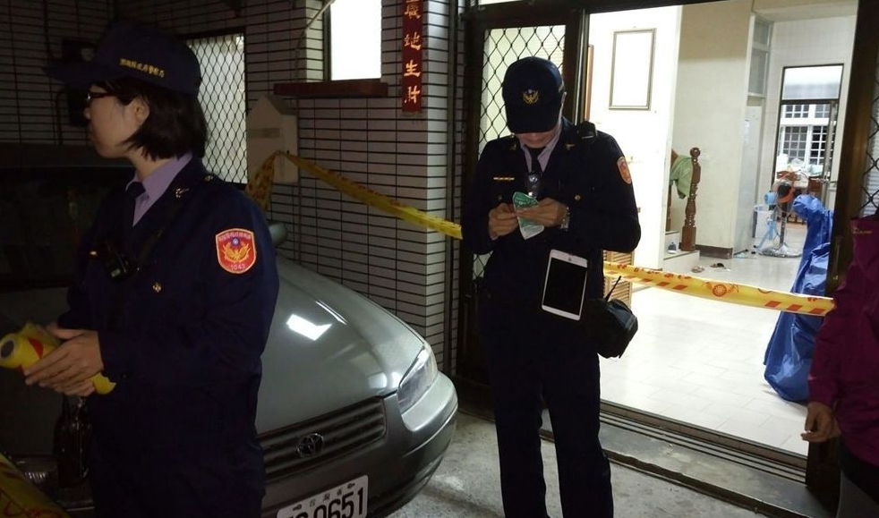 過去也曾有丈夫不忍妻子飽受病痛折磨，忍痛用毛巾將之勒斃的案例。