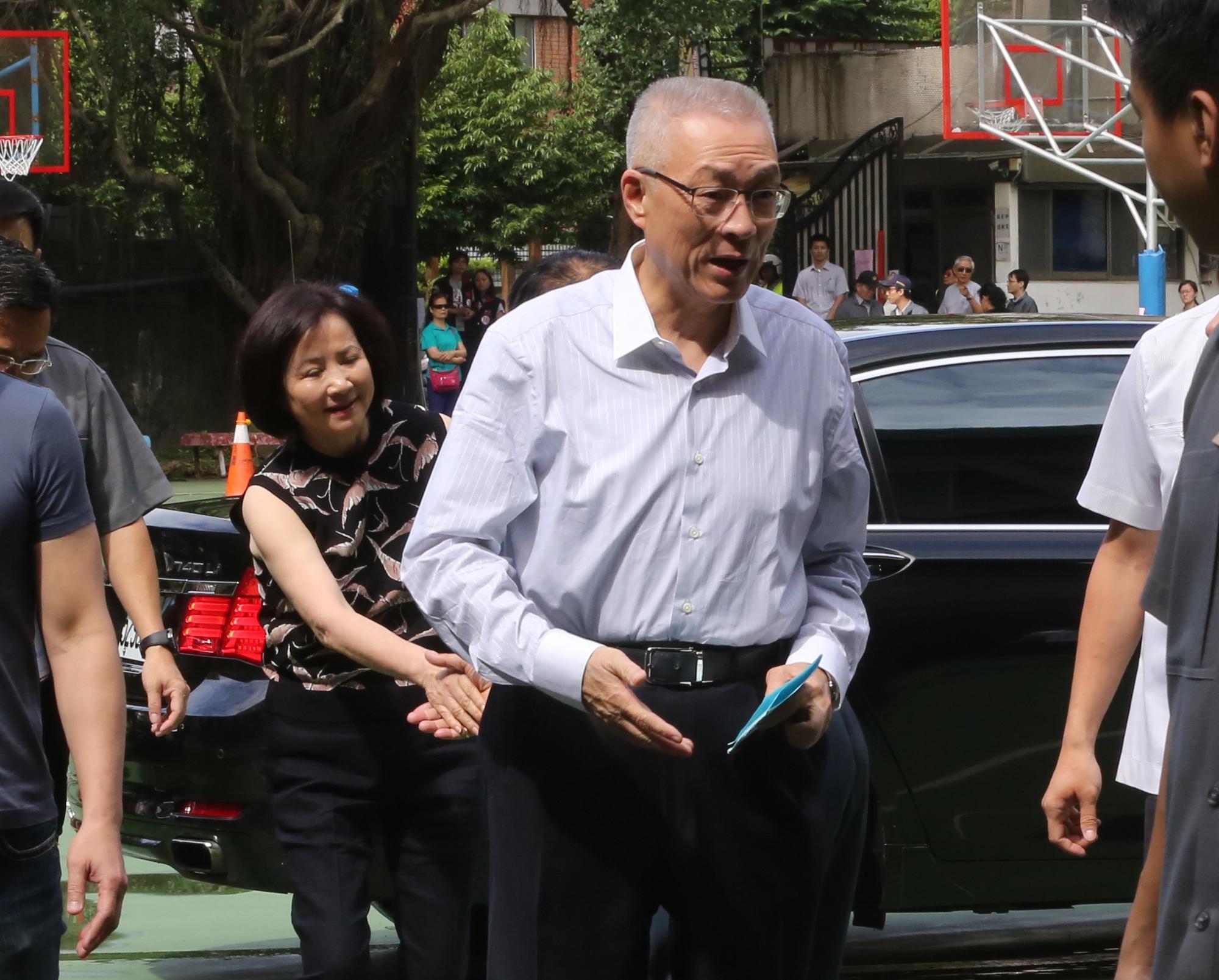 國民黨主席選舉結束,前副總統吳敦義當選,於8月20日就任。