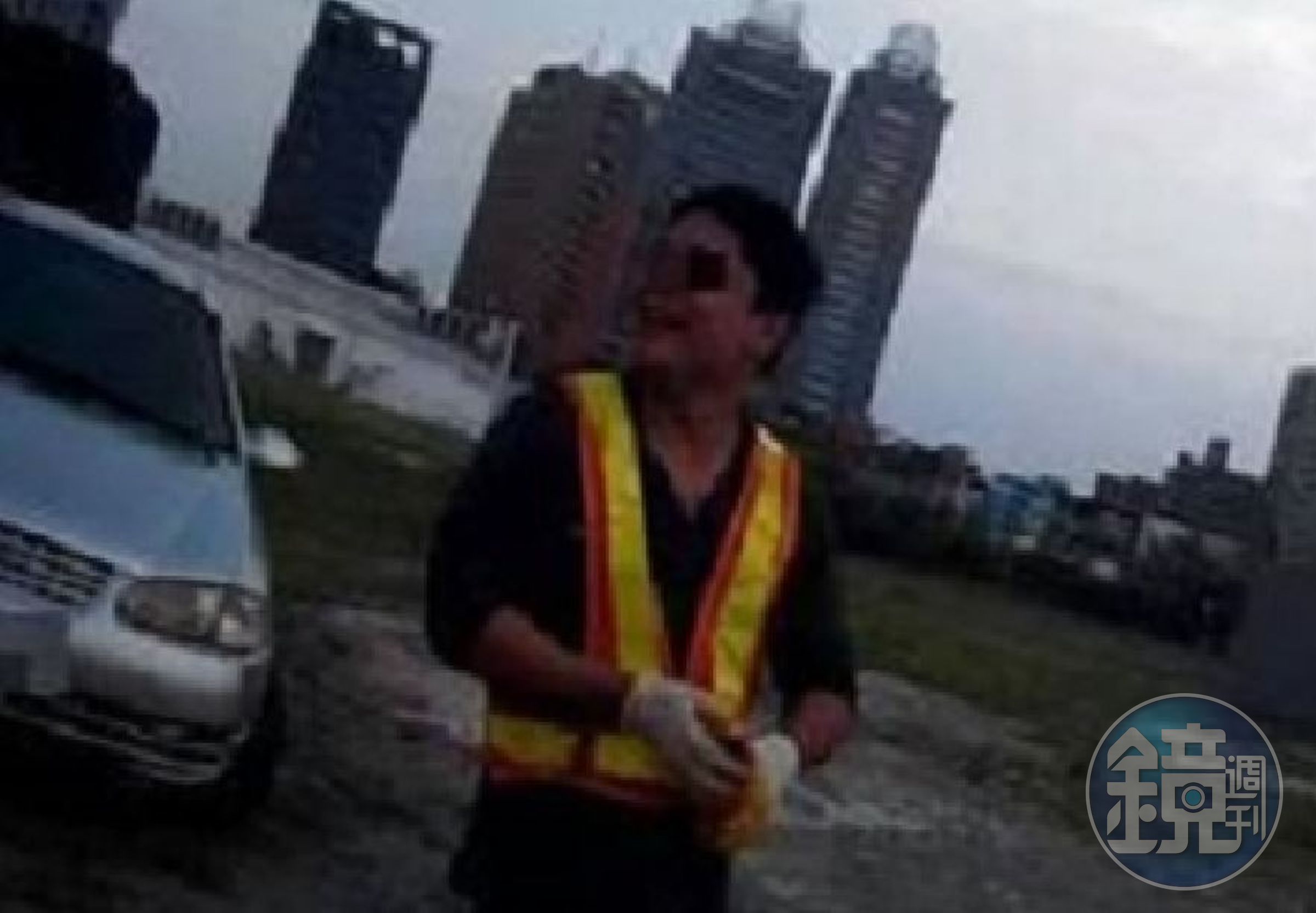 警方趕抵現場時，陳男聲稱受雇某單位施工，一臉鎮定。
