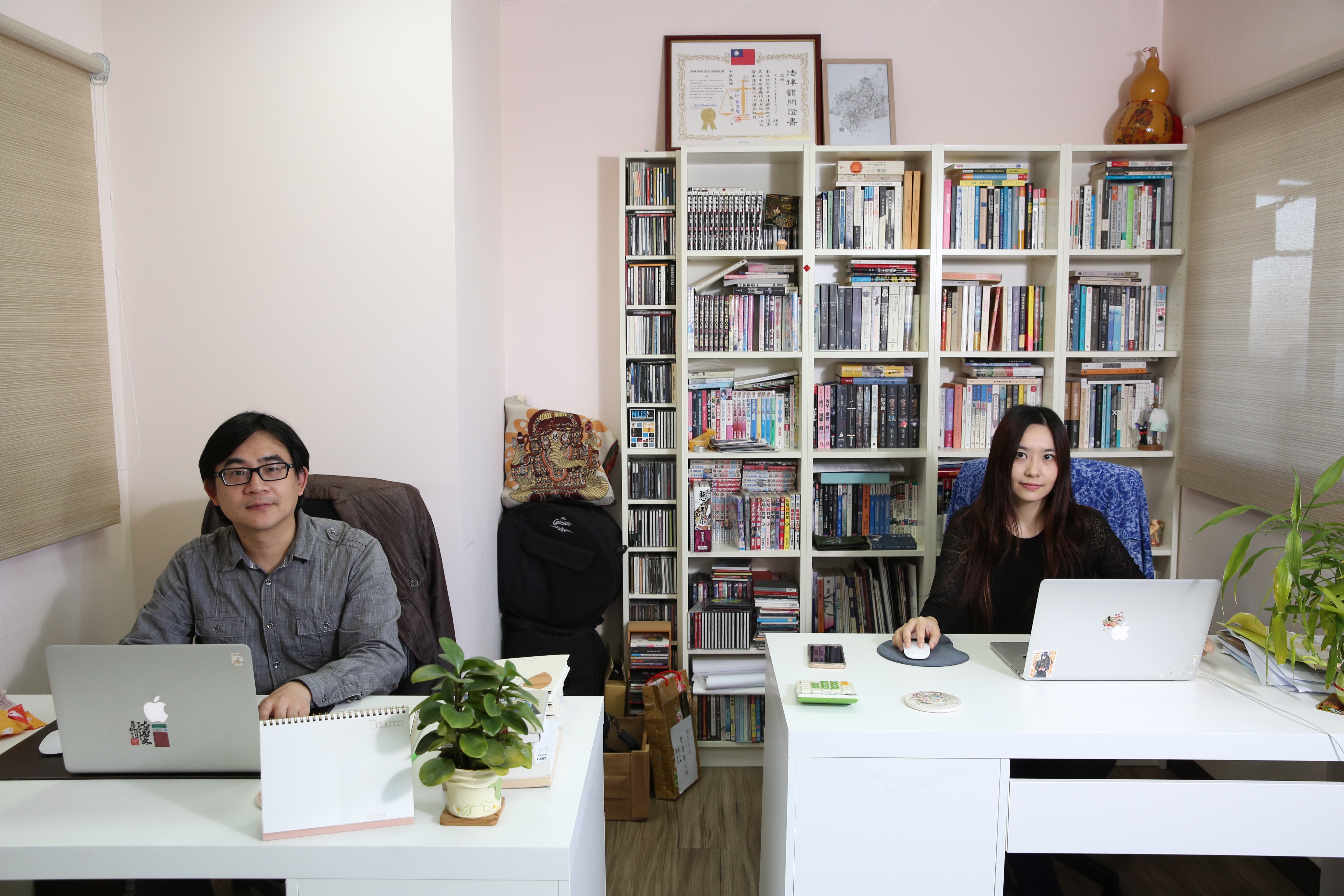 不同於傳統出版社，獨立出版社可能只需要兩個人就能搭建起來
