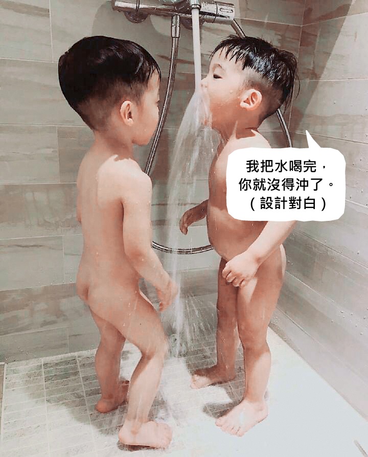 飛翔兄弟沖涼的萌樣,讓粉絲紛紛按讚。(翻攝自范范微博)
