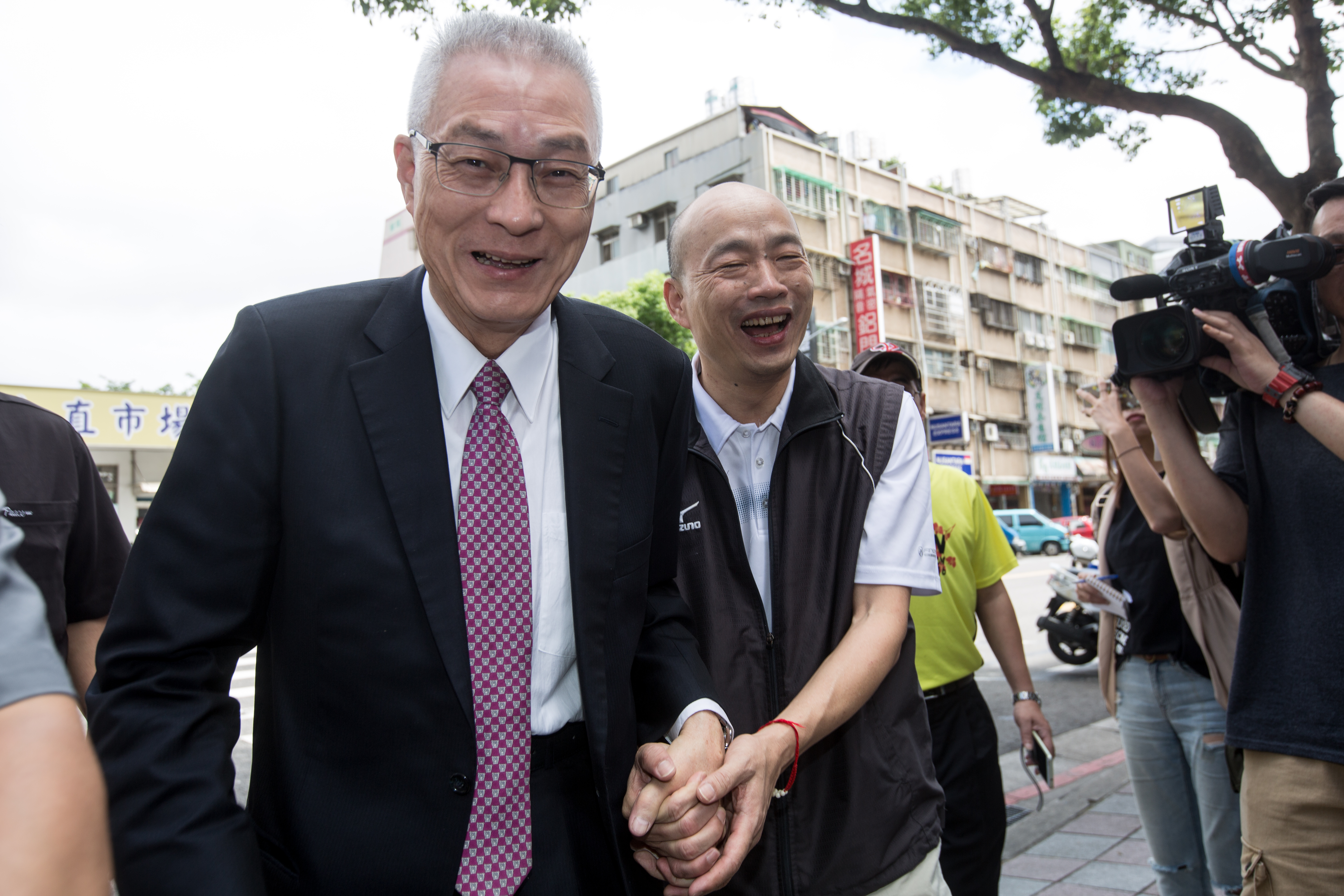 黨主席當選人吳敦義明天將赴黨中央拜會主席洪秀柱。