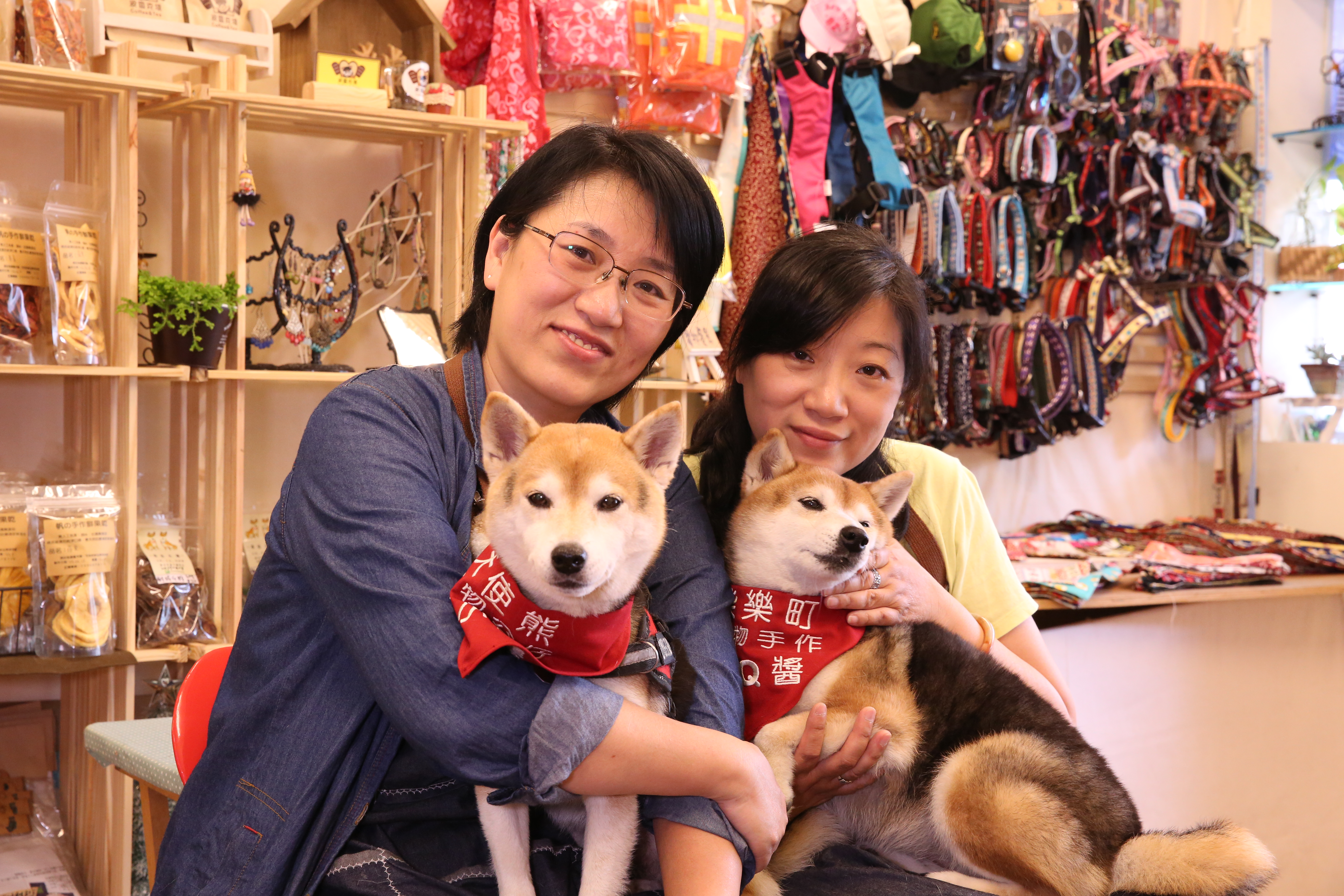 熱愛手作的林家姊妹是犬伍行的靈魂人物。