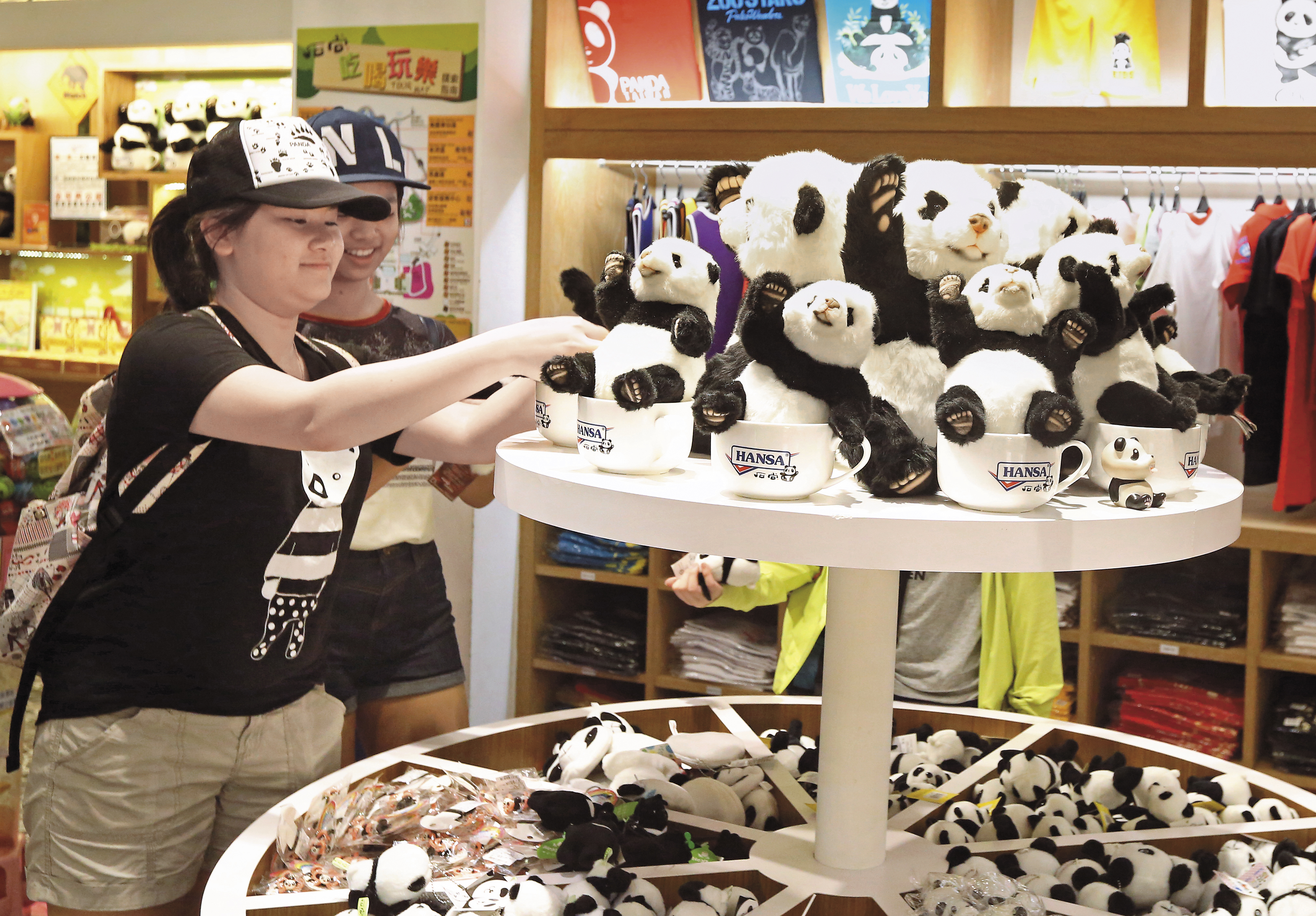 台北市木柵動物園的6個販賣站，都開放給廠商投標經營。