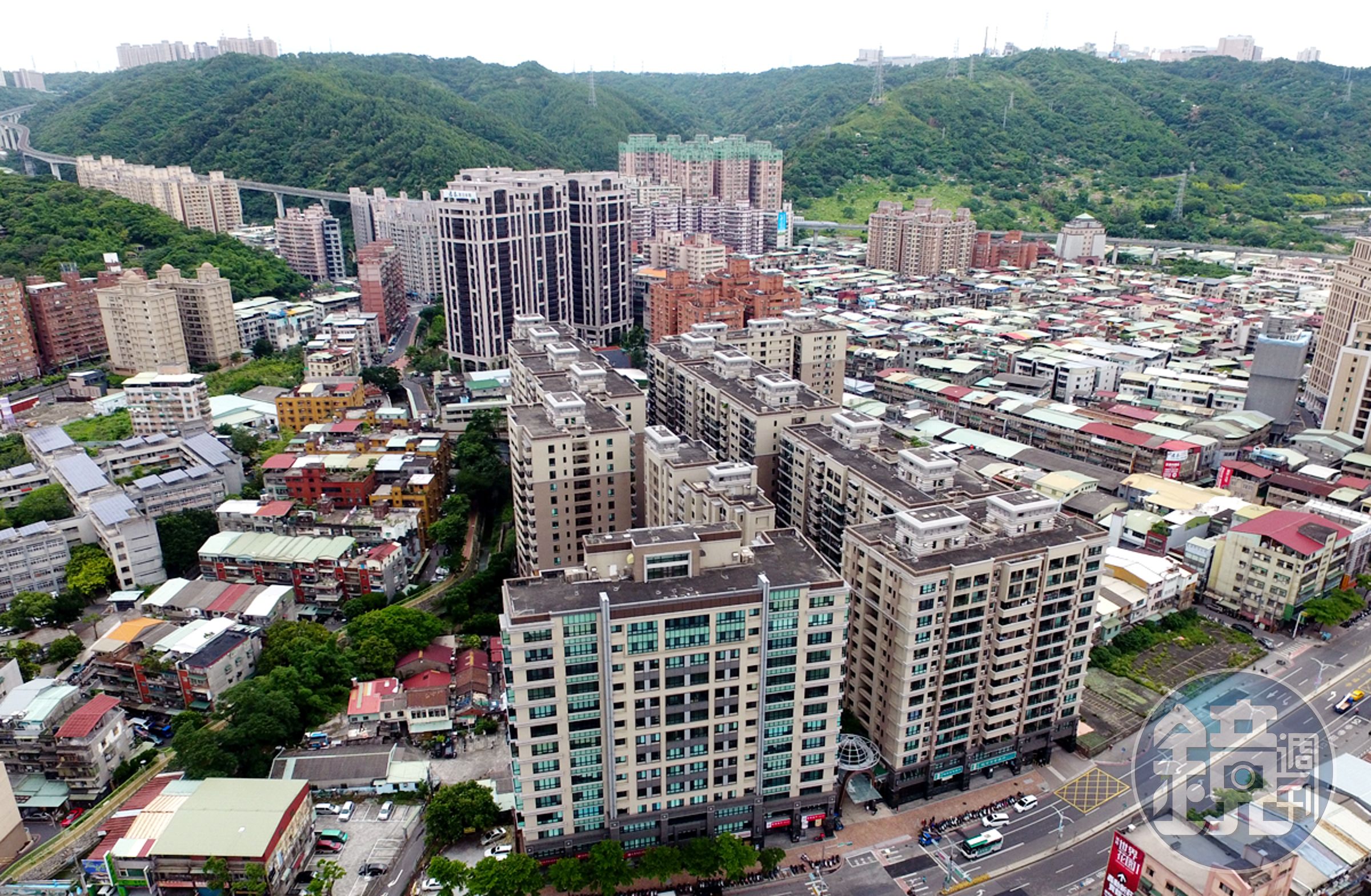保力達新莊舊廠已改建成住宅大樓「峰景鳳翔」。