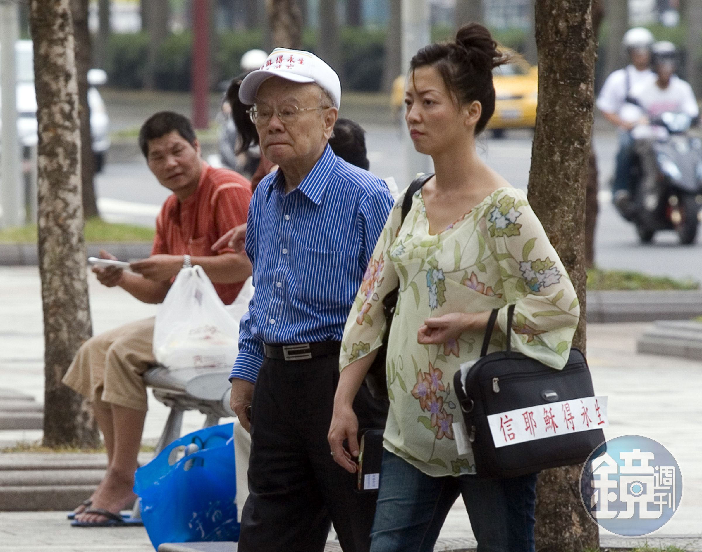 陳傳黃不喜歡外界談論他個人的事，平時他參加教會的活動，也只坐在台下跟大家一起禱告。圖片取自今周刊