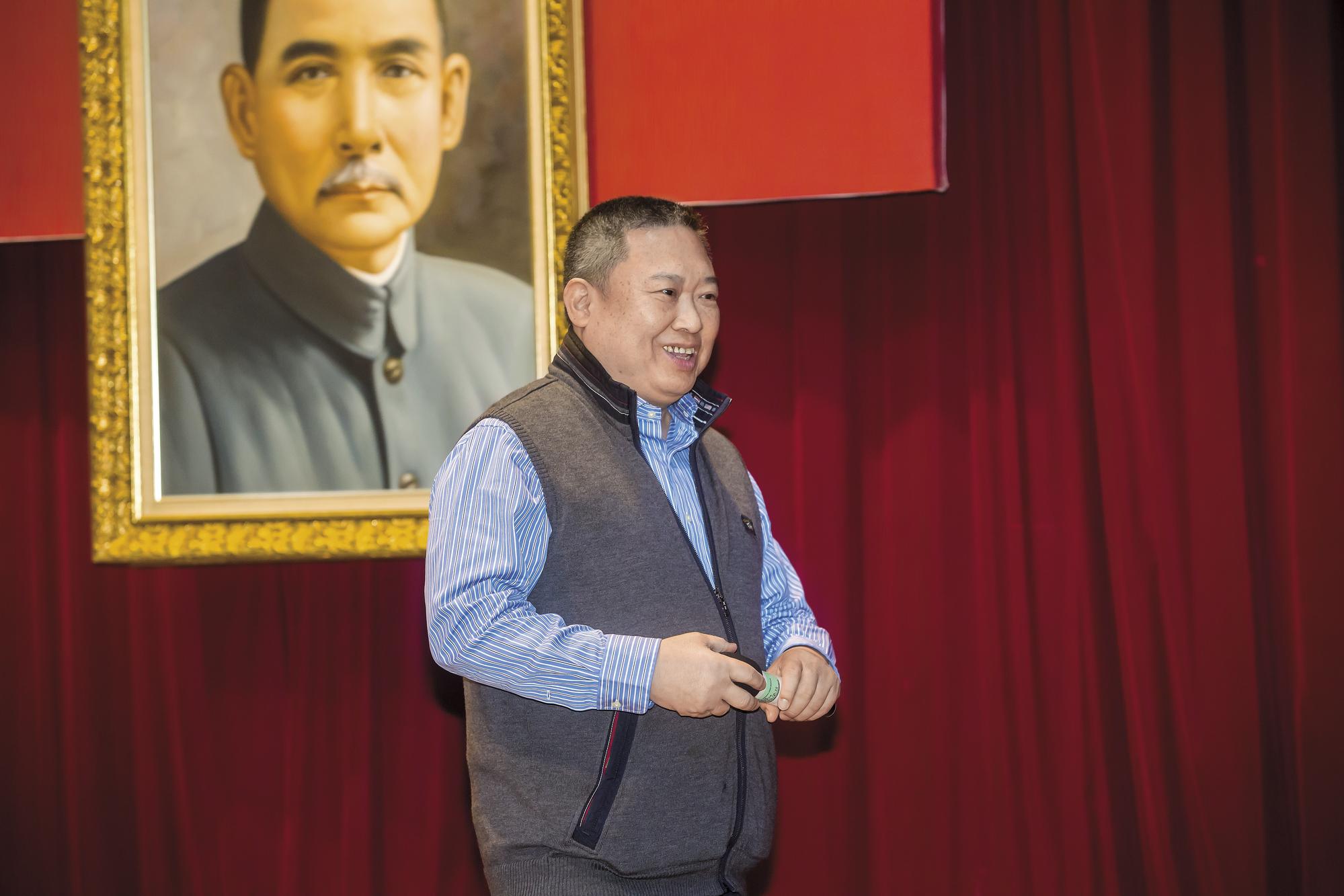 中華奧會主席林鴻道傳出遭中國富商郭文貴在20年前騙走18億元,林鴻道表示:「這是不光彩的事。」