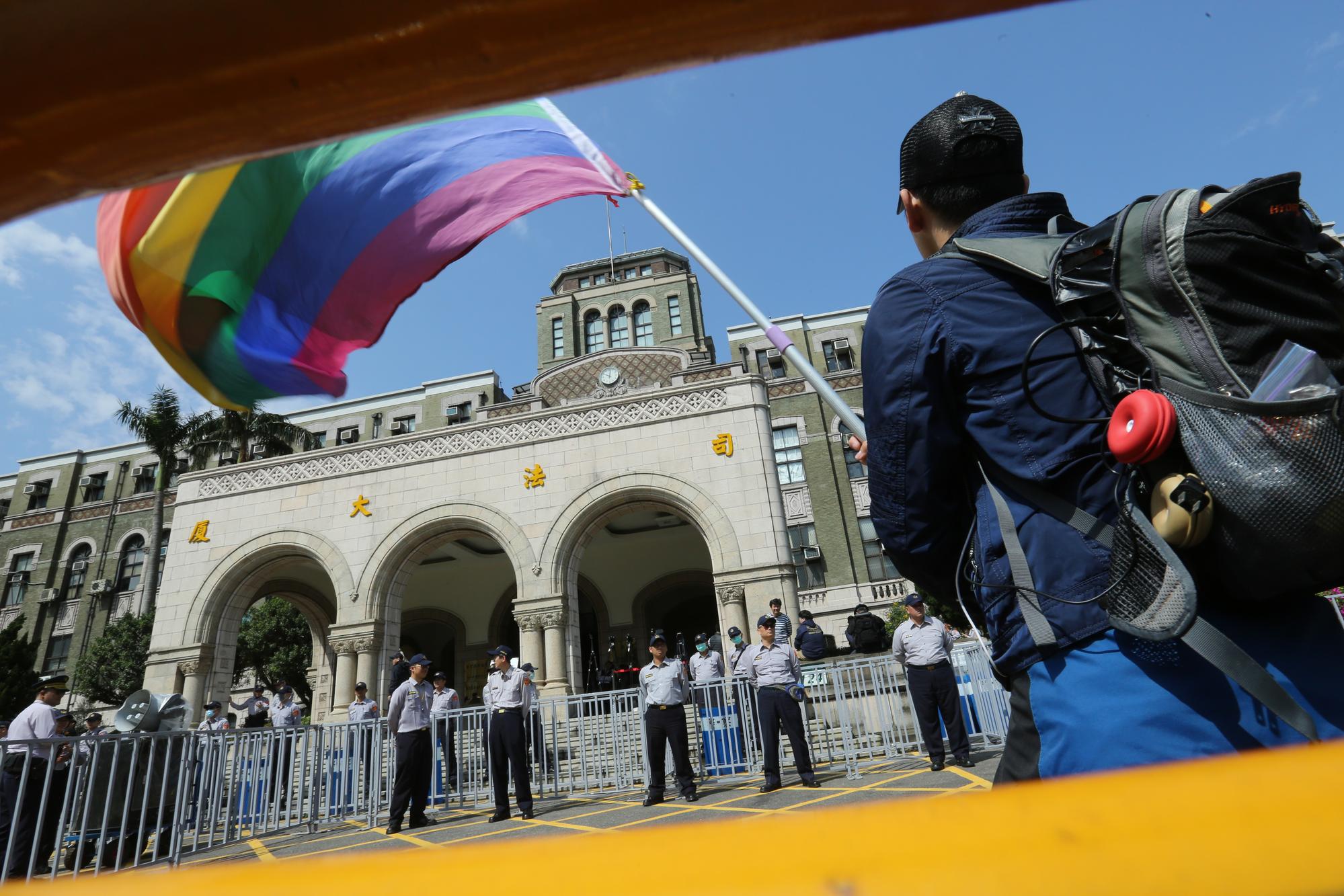 同性婚姻保障案大法官解釋，訂於5月24日下午4時公布解釋文。