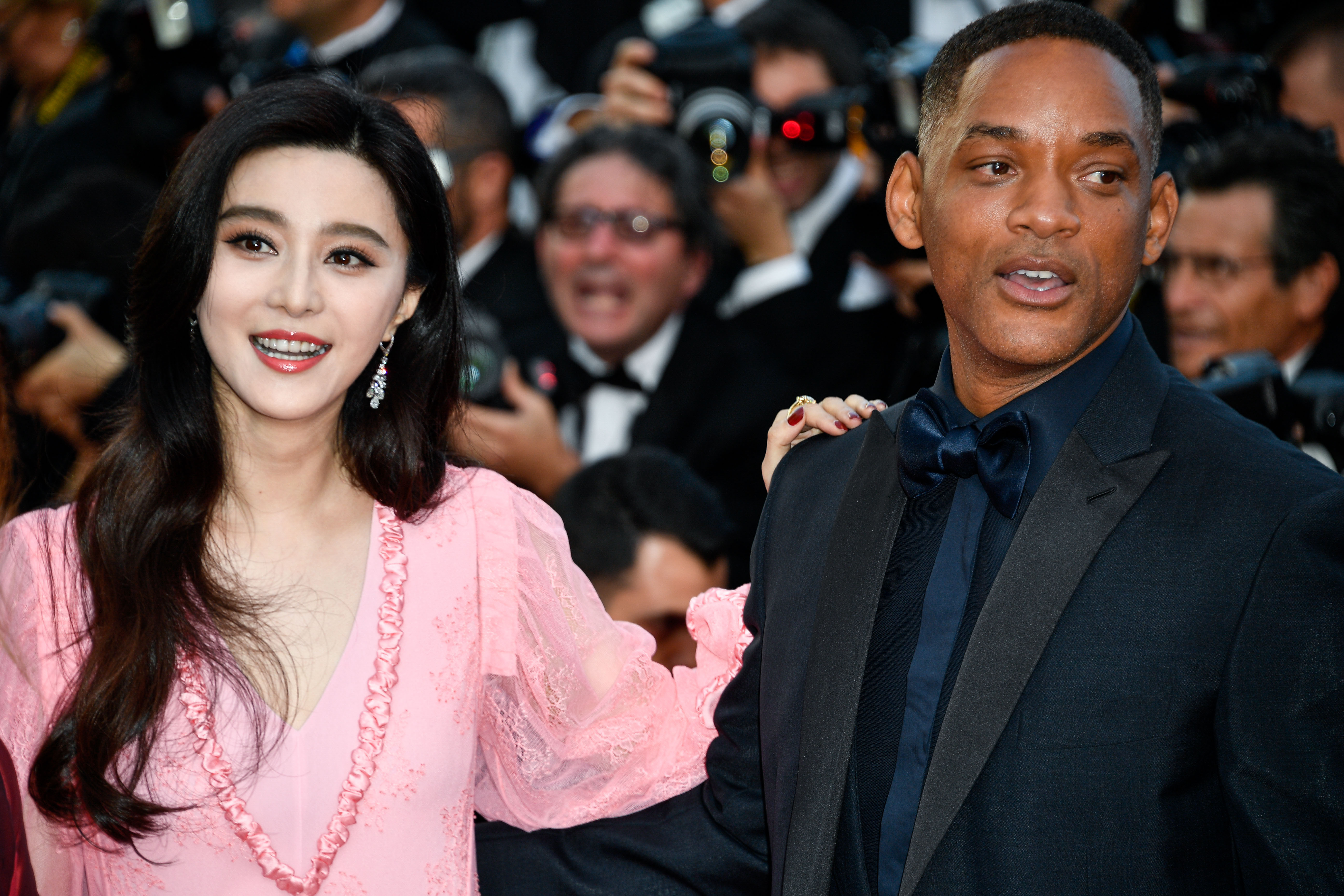 范冰冰(左)擔任今年坎城影展評審,每天盛裝走紅毯看片,與她一同擔任評審的還有威爾史密斯。(東方IC)