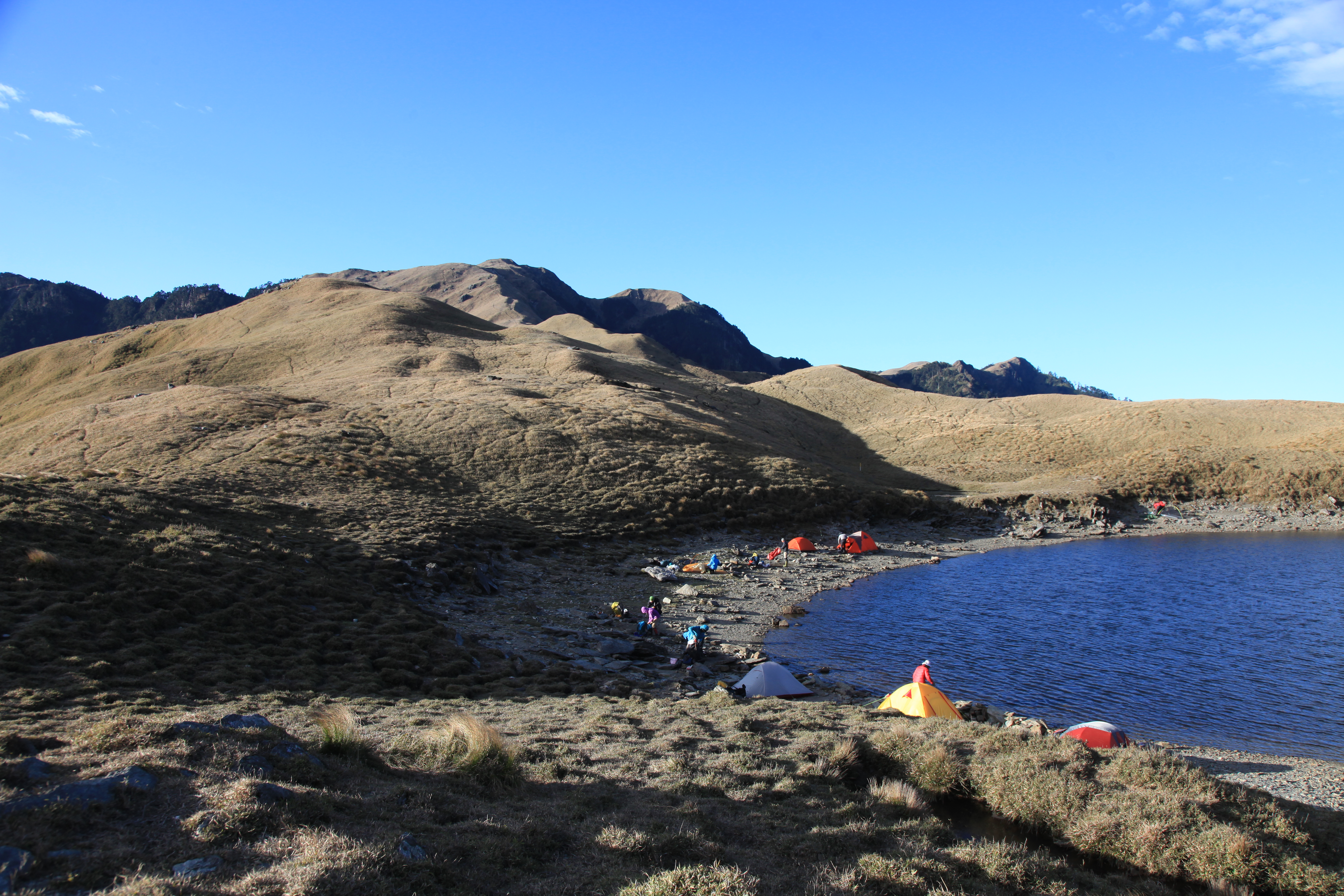 草原與湖泊，構築出能高安東軍的特殊景觀。