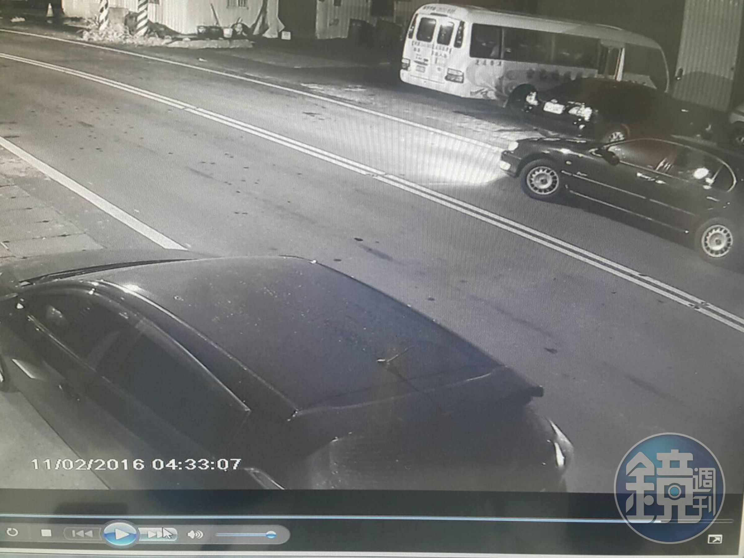 被害人遭邱嫌等人持槍朝座車射擊，生命遭嚴重威脅。