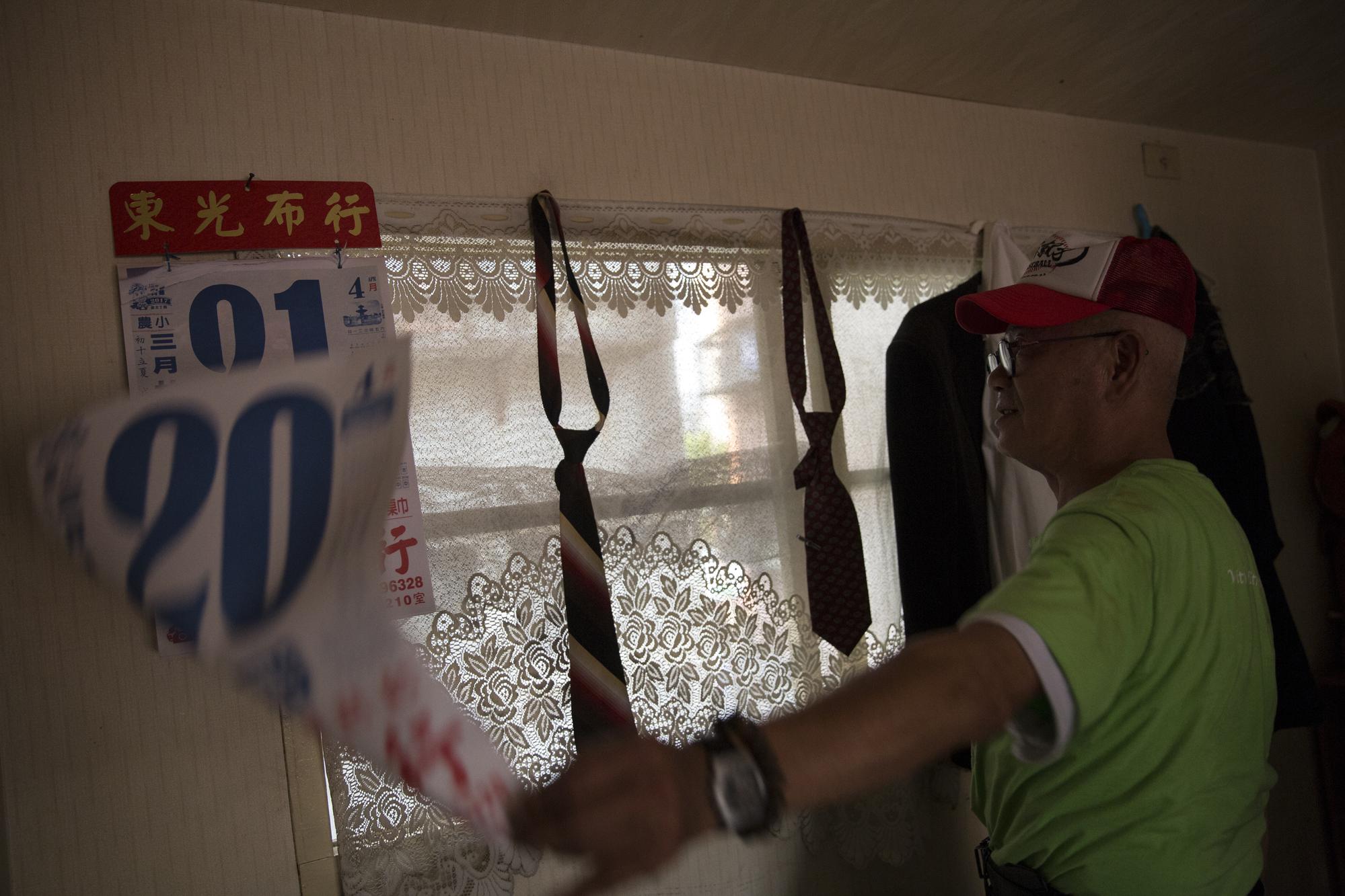 王明俊喜歡把日子過得精彩，所以常常覺得時間不夠用。