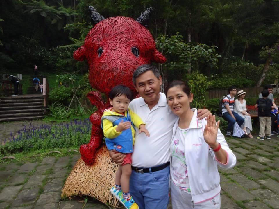 宣布參選台南市長的前立委李俊毅(中),表態支持同婚立法。(李俊毅辦公室提供)