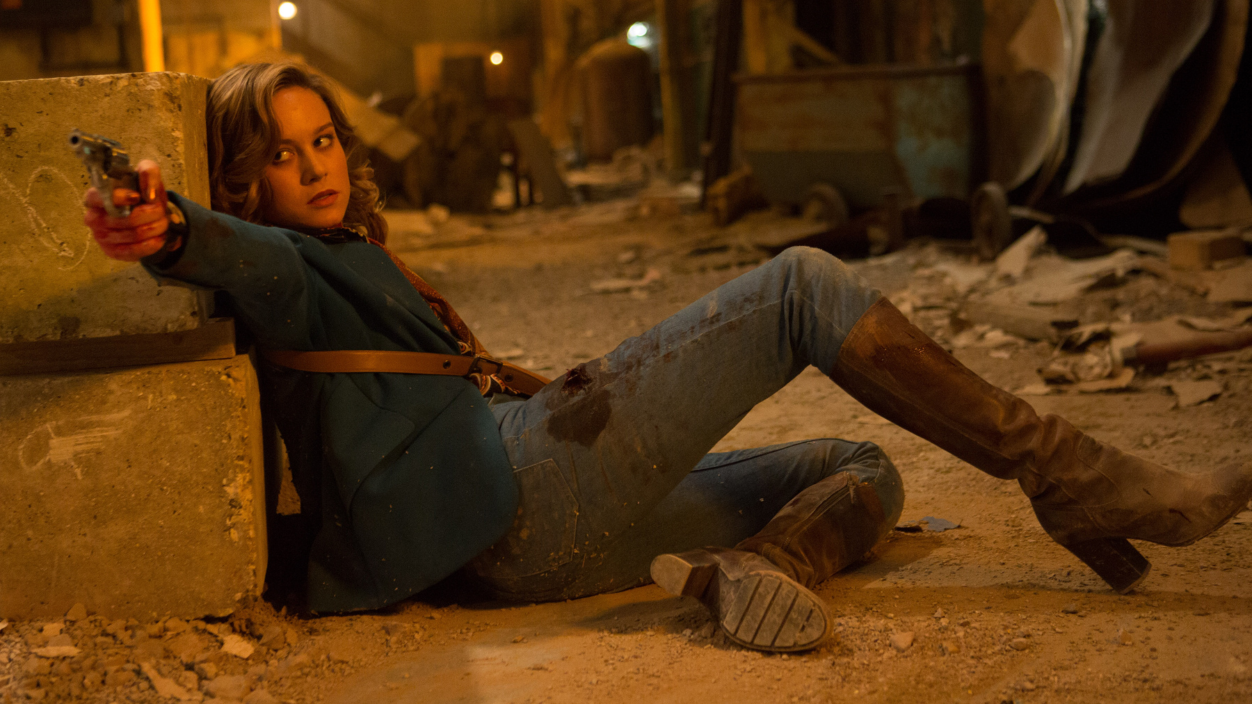 英國鬼才導演班懷特利又一部挑戰黑色喜劇的作品《玩命鎗火》。