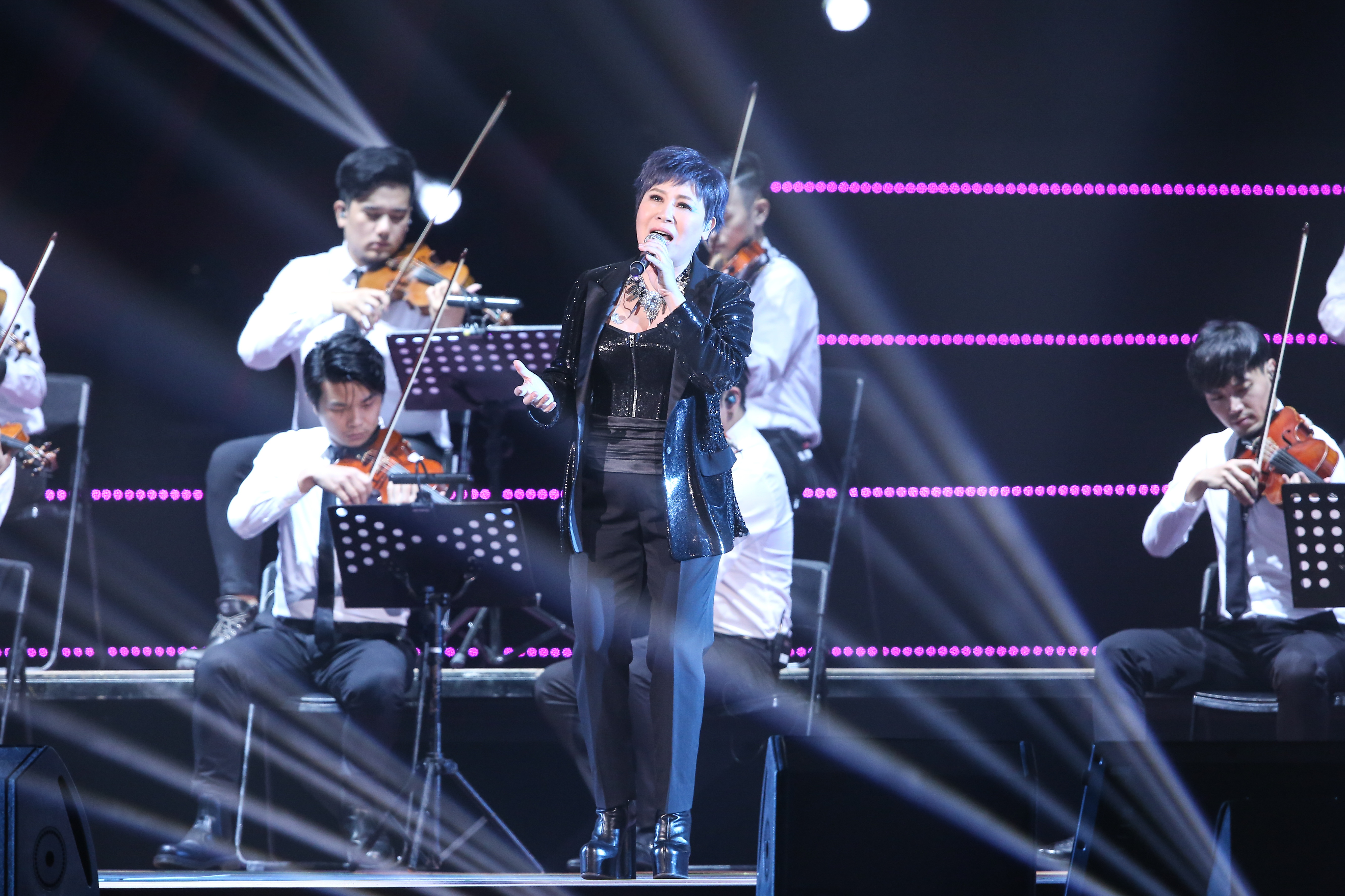 黃小琥唱進小巨蛋，一個「幹」字讓全場爽翻。