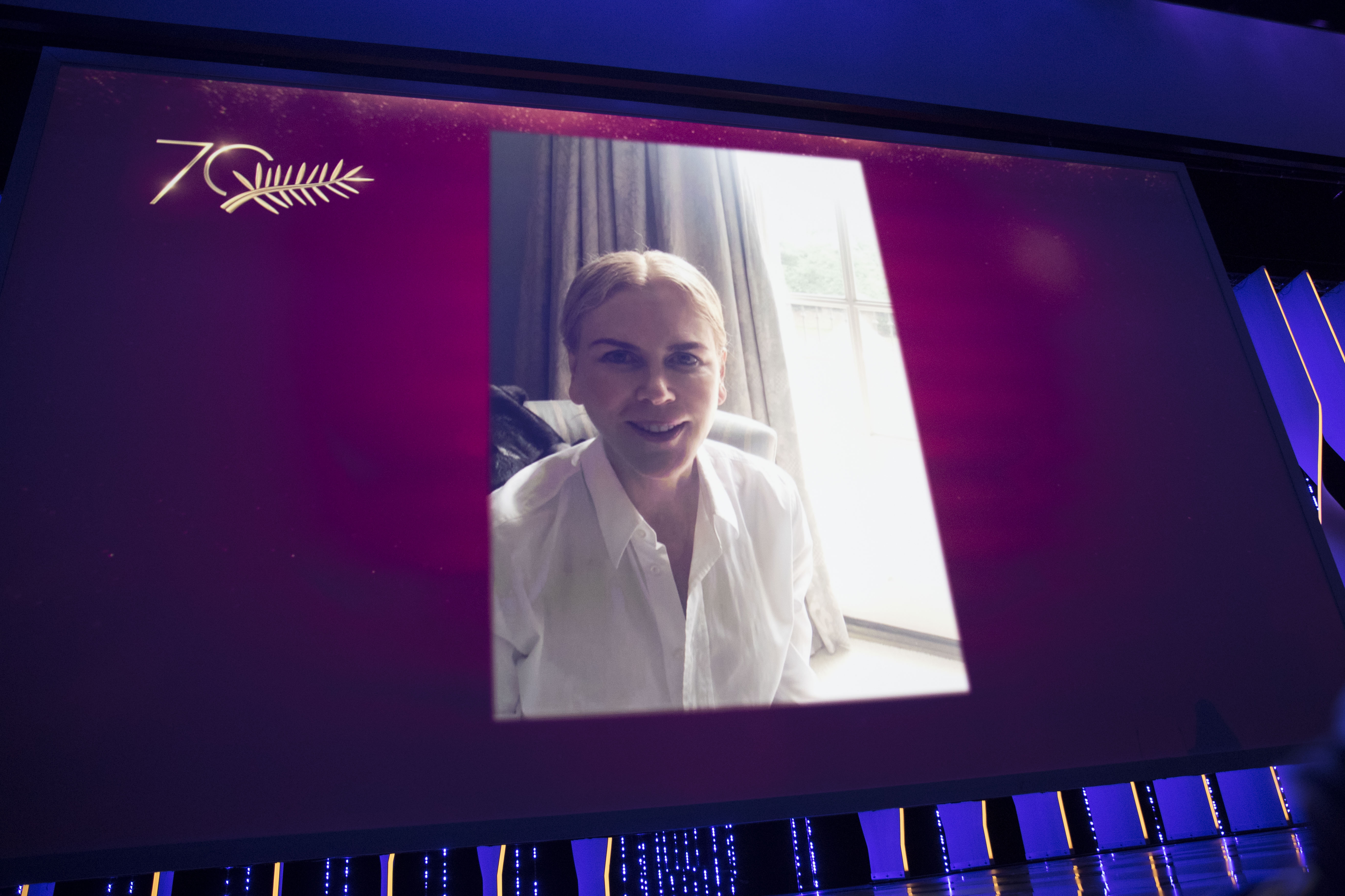 妮可基嫚獲頒70週年特別獎，以視訊方式在閉幕典禮致謝詞。今年她雖現身坎城，但未預期自己得獎，所以已離開。