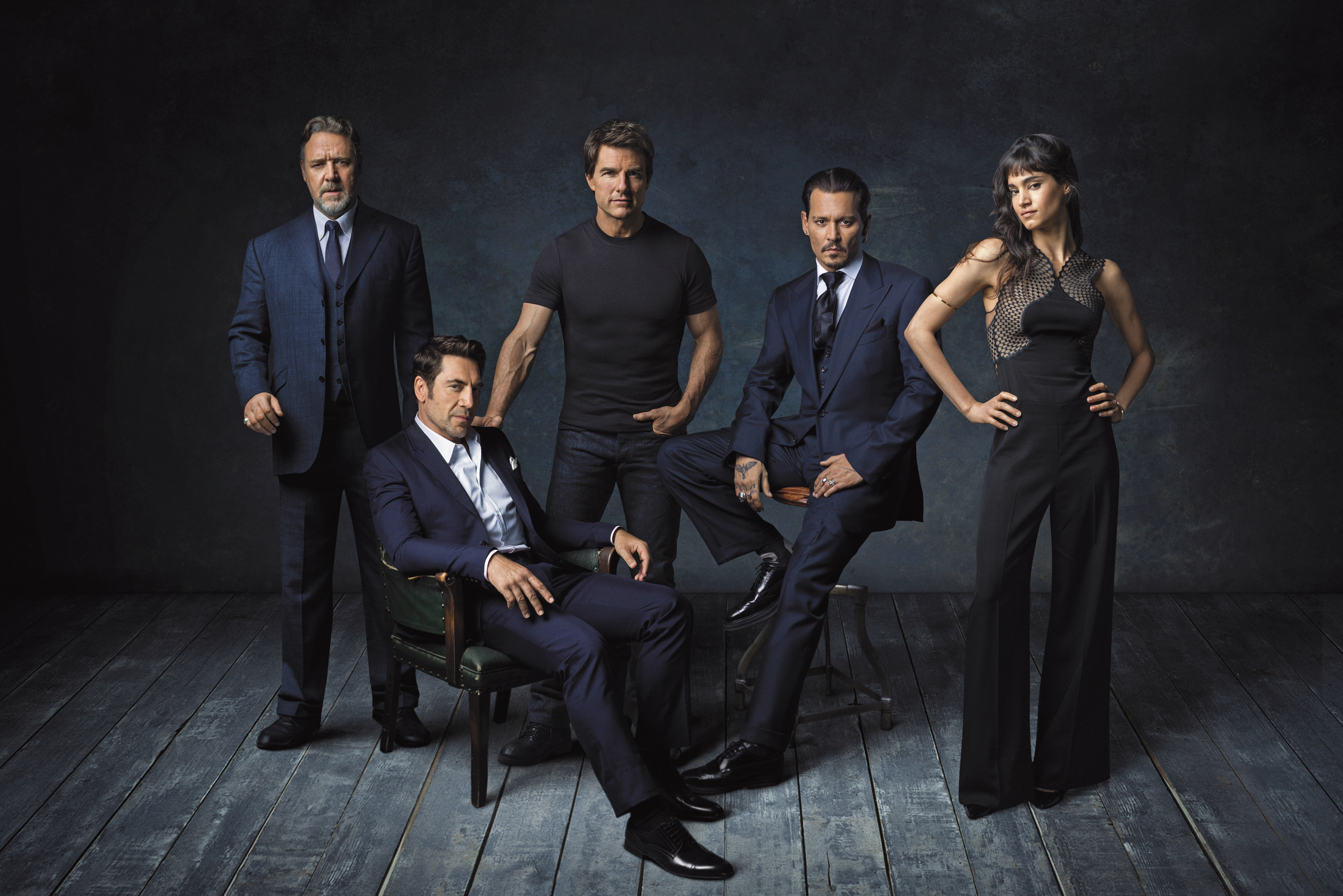 「闇黑宇宙（Stars of Dark Universe ）」重現環球影片的經典人物，羅素克洛（左起）飾演化身博士，哈維爾巴登飾演科學怪人，湯姆克魯斯扮演尼克莫頓，強尼戴普飾演隱形人，蘇菲亞波提拉則飾演安瑪奈特公主。 