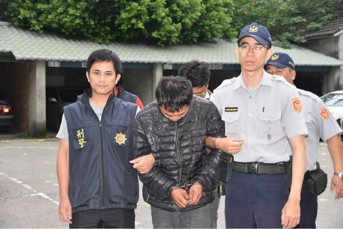 台中市大甲分局逮捕車手集團曾姓主嫌等3人，訊後依組織犯罪條例移送法辦。