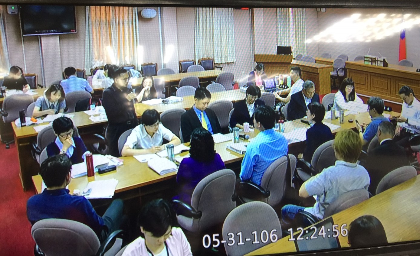 民進黨立委尤美女中午主持朝野協商，討論攸關同志婚姻法制化的《民法》部分條文修正草案。