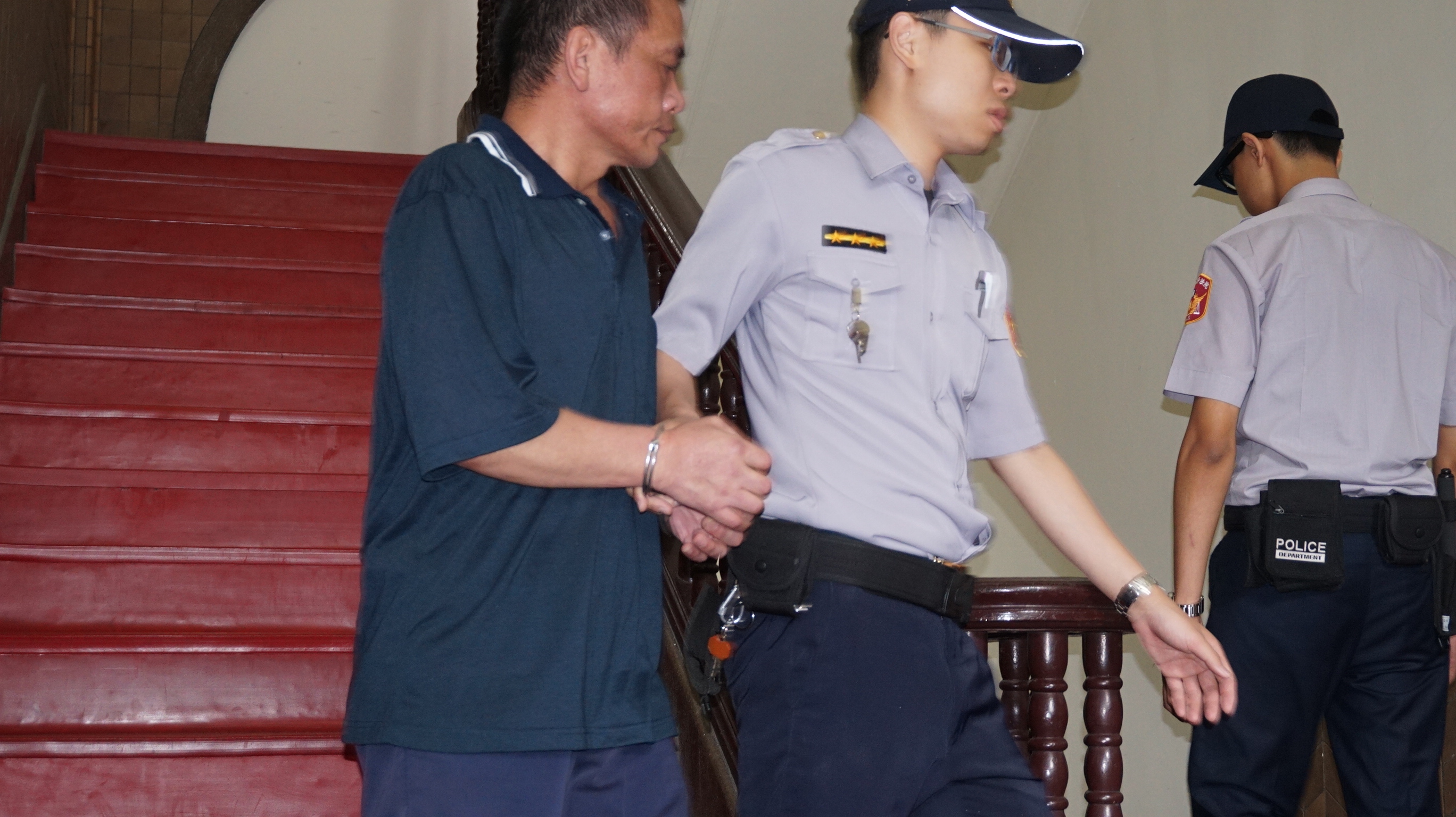 蔡榮樹1990年姦殺女童後，因2011年再犯性侵案才落網，但被害人父親已抑鬱而終。