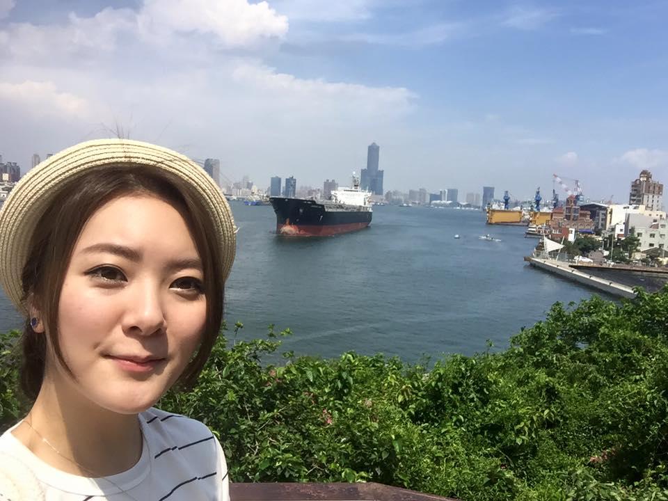 楊雅筑近1年多專心跟著男友涂百鋒四處旅遊，戀愛讓她感到很幸福。