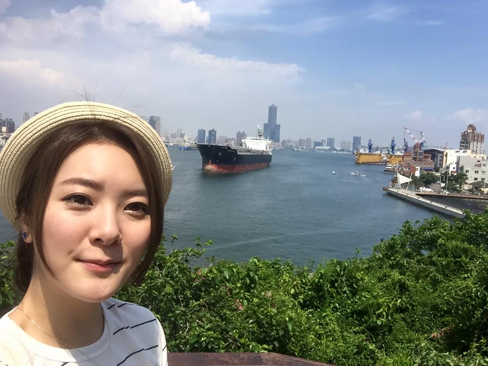 楊雅筑近1年多專心跟著男友涂百鋒四處旅遊，戀愛讓她感到很幸福。