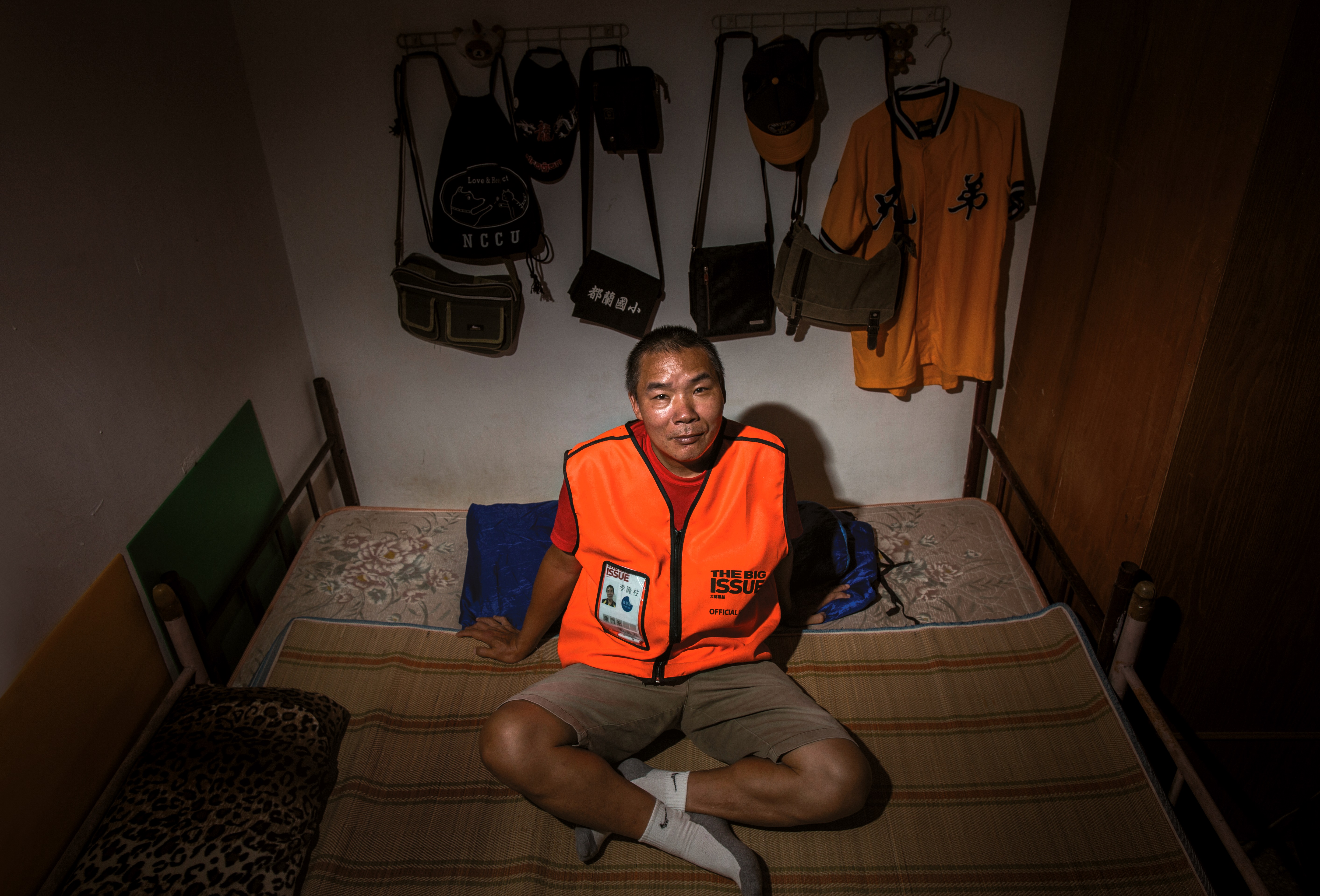 李隆柱最愛買包包，但都沒在用，只拿來裝飾，他說家裡空空的也不好看。