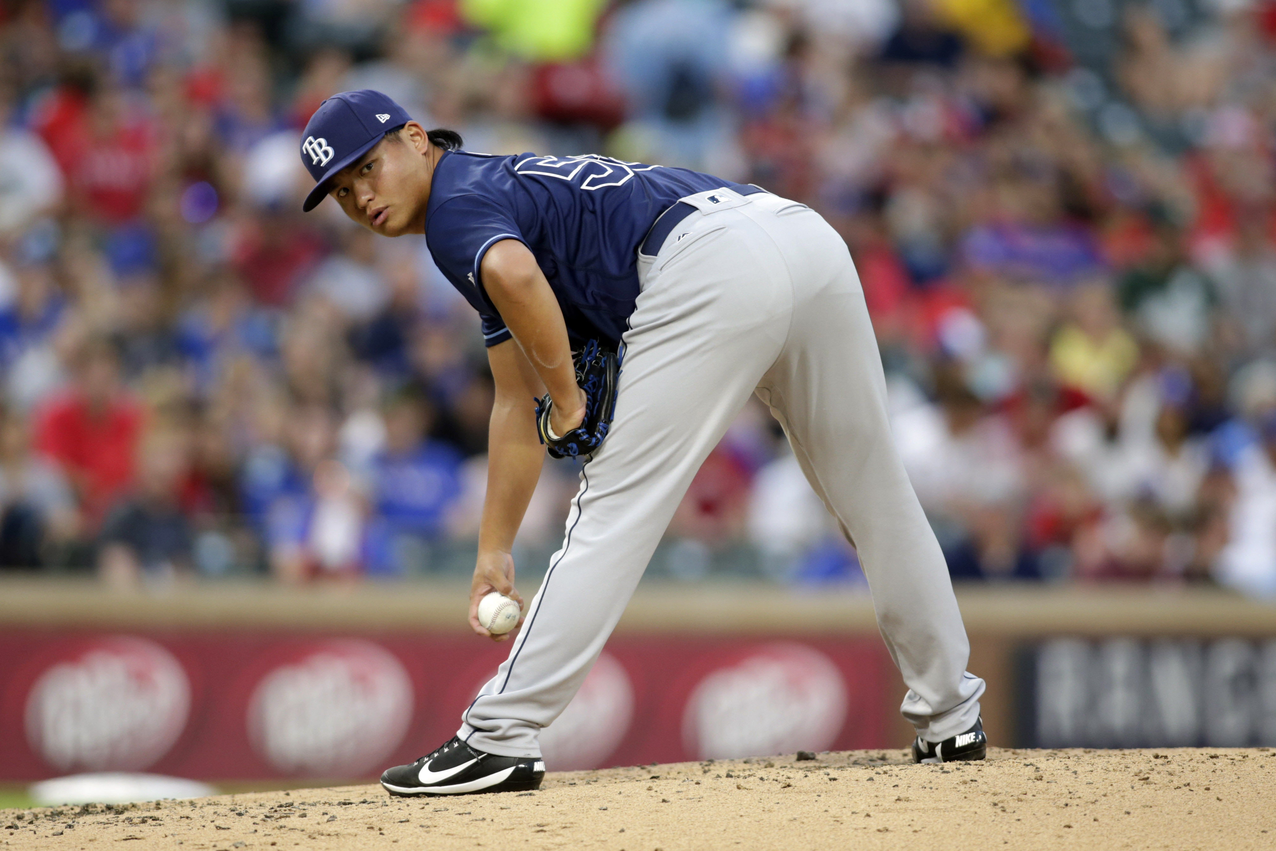 今天胡智為速球的球速正常，但控球相當不理想。