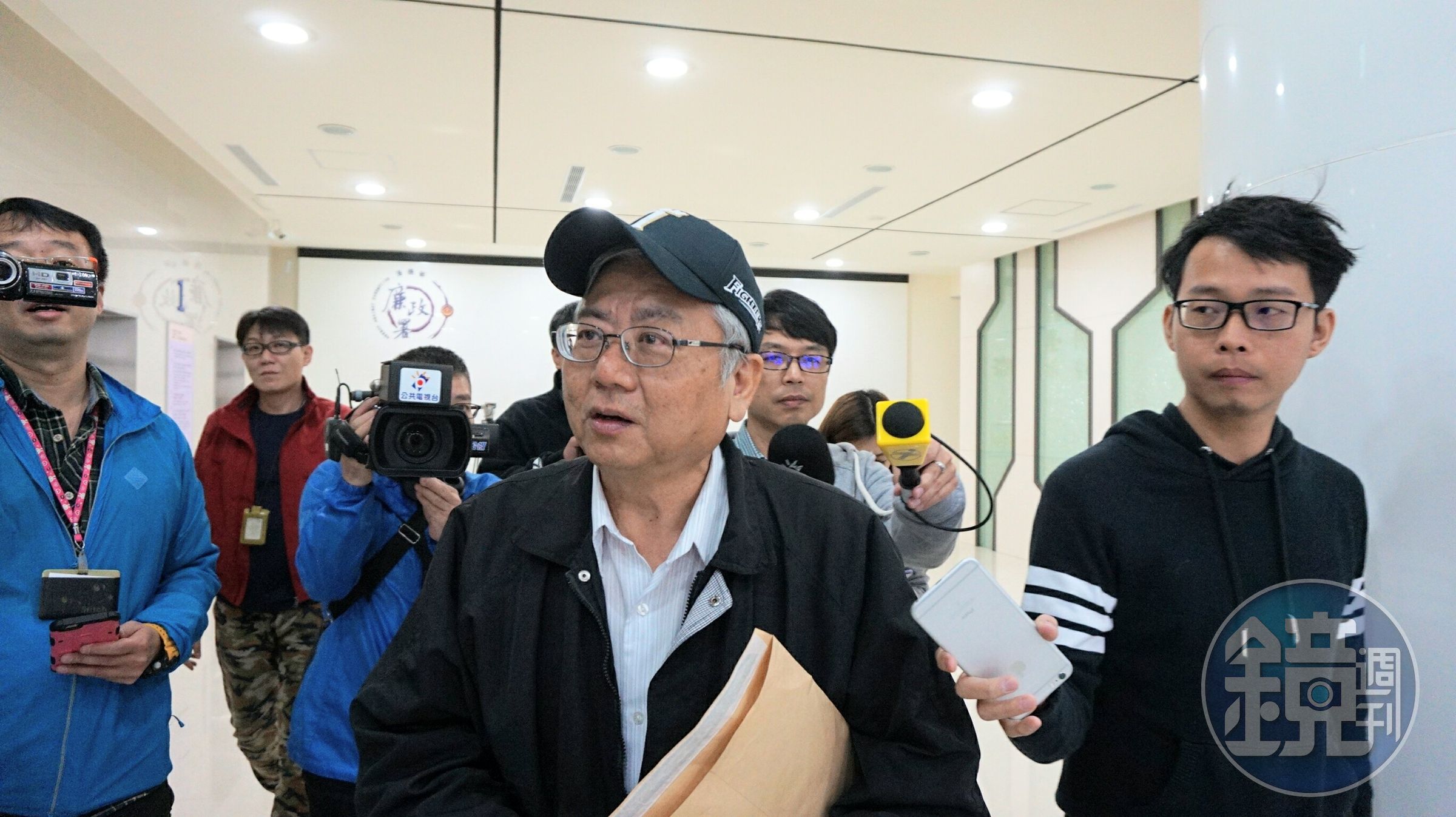 法務部檢察官陳瑞仁被指在2011年為邱太三妻子回任法官案關說，他強調這指控是造謠。