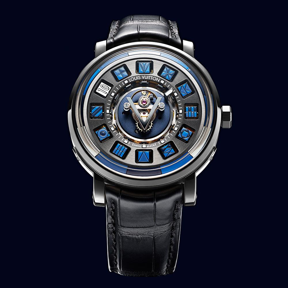 Escale Blue Spin Time Tourbillon Central Blue腕錶，錶殼採用鈦金屬材質配合pt950鉑金錶圈、錶耳與錶冠的雙材質組合。