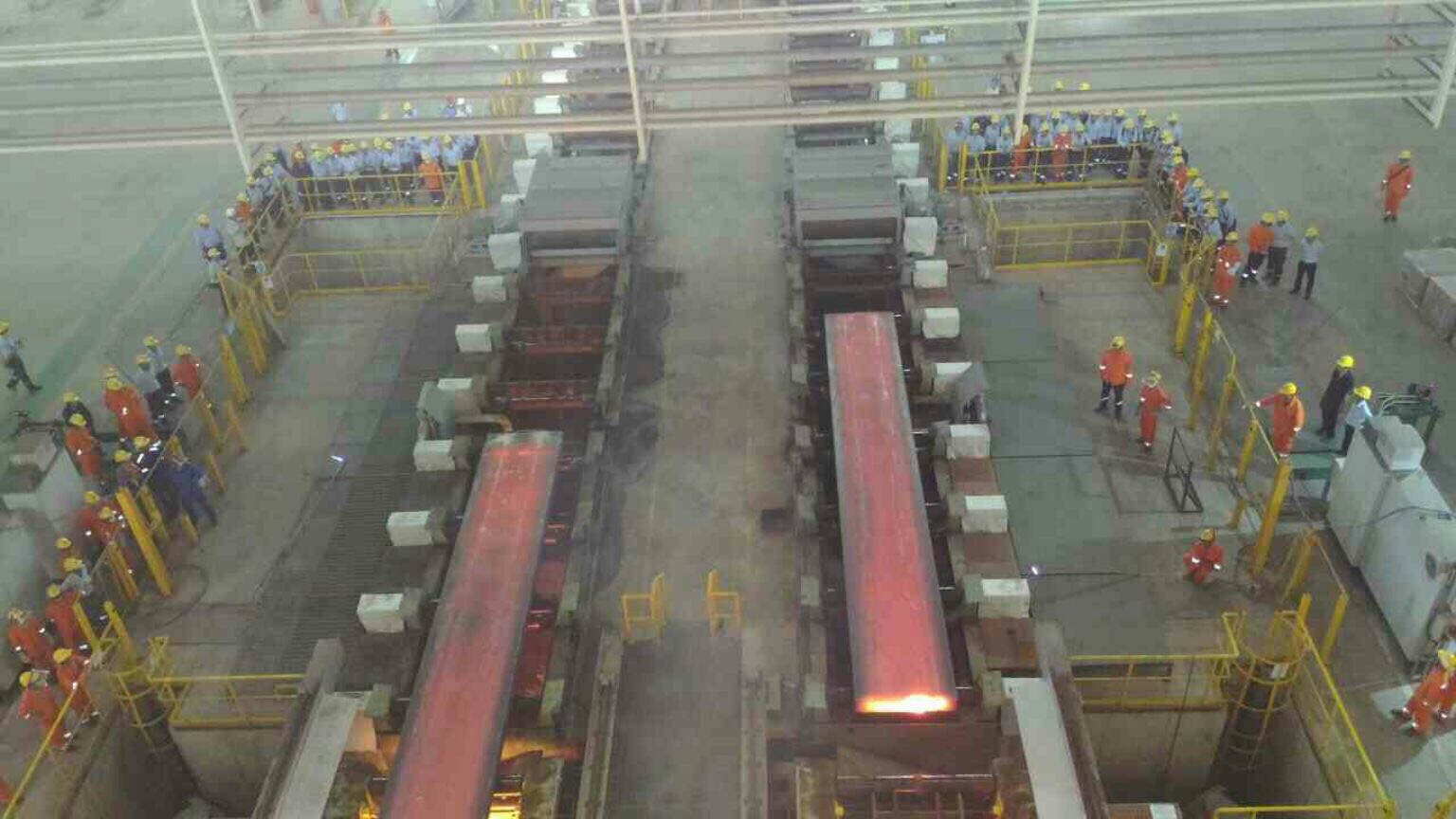 2008年6月，台塑正式取得越南政府投資許可，歷經近10年的風雨，今（1日）上午9:45順利產出第一塊扁鋼胚。（台塑提供）