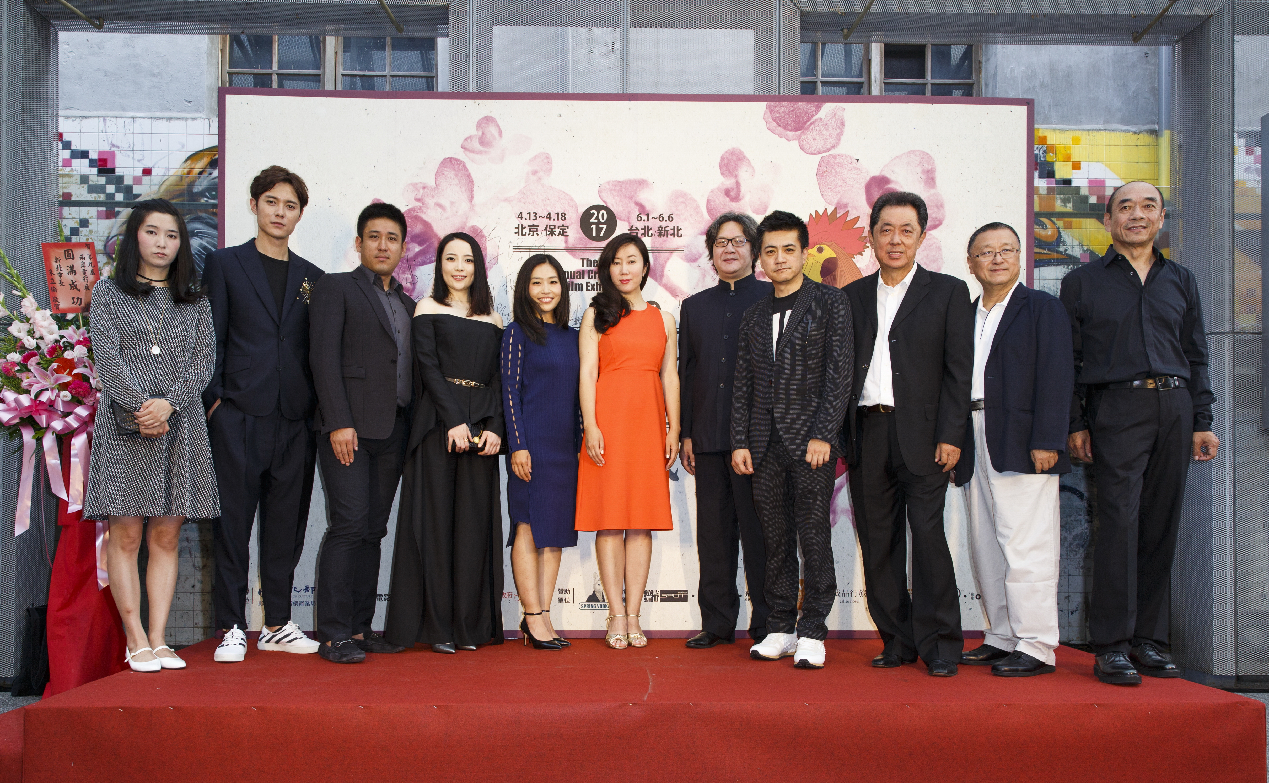 兩岸影人頂著酷暑參加了第九屆兩岸電影展的開幕儀式,包括影帝陶澤如(右一)、男神偶像張超(左二)、張藝謀之女張末(左五)、大陸第五代導演夏鋼(右二)等人參加。