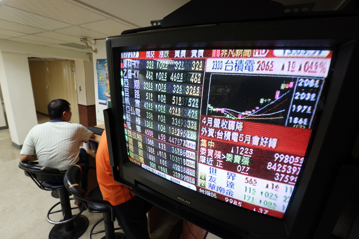 台積電、統一超都是台灣優質企業，但是一張股票卻高達20幾萬元，一般人想買卻買不起，不過，現在可以透過定期定額存零股的方式，存下這些高價好股票。