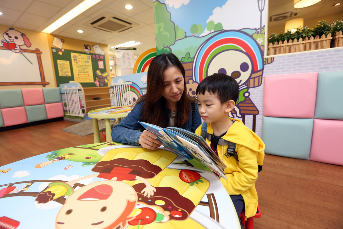 存教育金的理財工具很多，包括保險、基金、股票，現在有些父母則是用定期定額存零股的方式幫小孩存教育金。