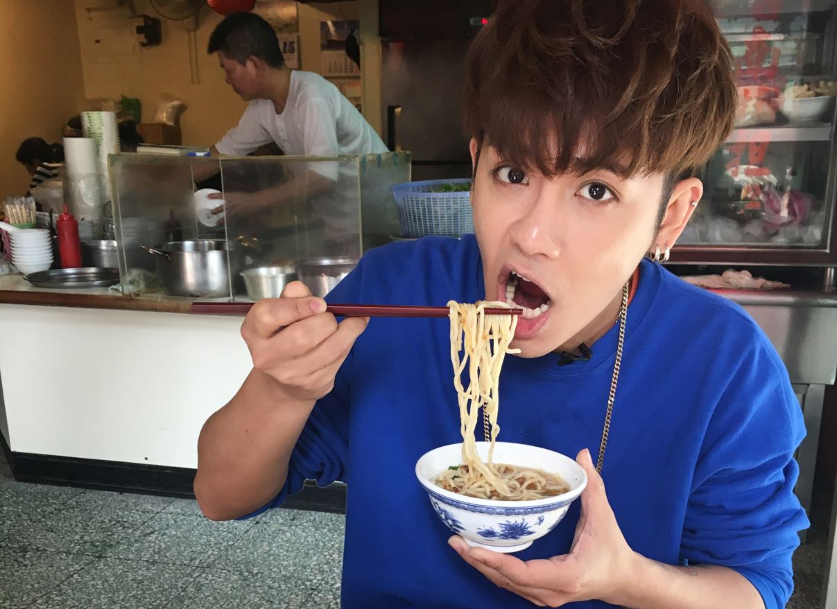 鼓鼓吃的麵攤，是連任賢齊、金城武、黎明都推薦的低調名店。