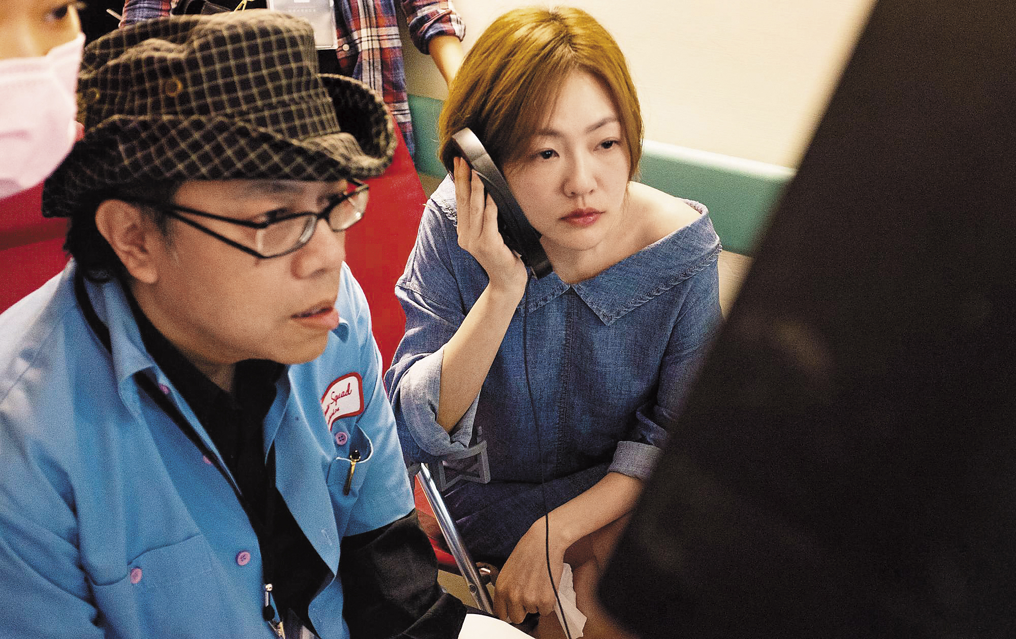 蔡康永（左）嘔心瀝血完成《吃吃的愛》，老搭檔小S更在片中使出混身解數，該片兩岸同時上映，票房未能兩岸通吃。（原子映象提供）