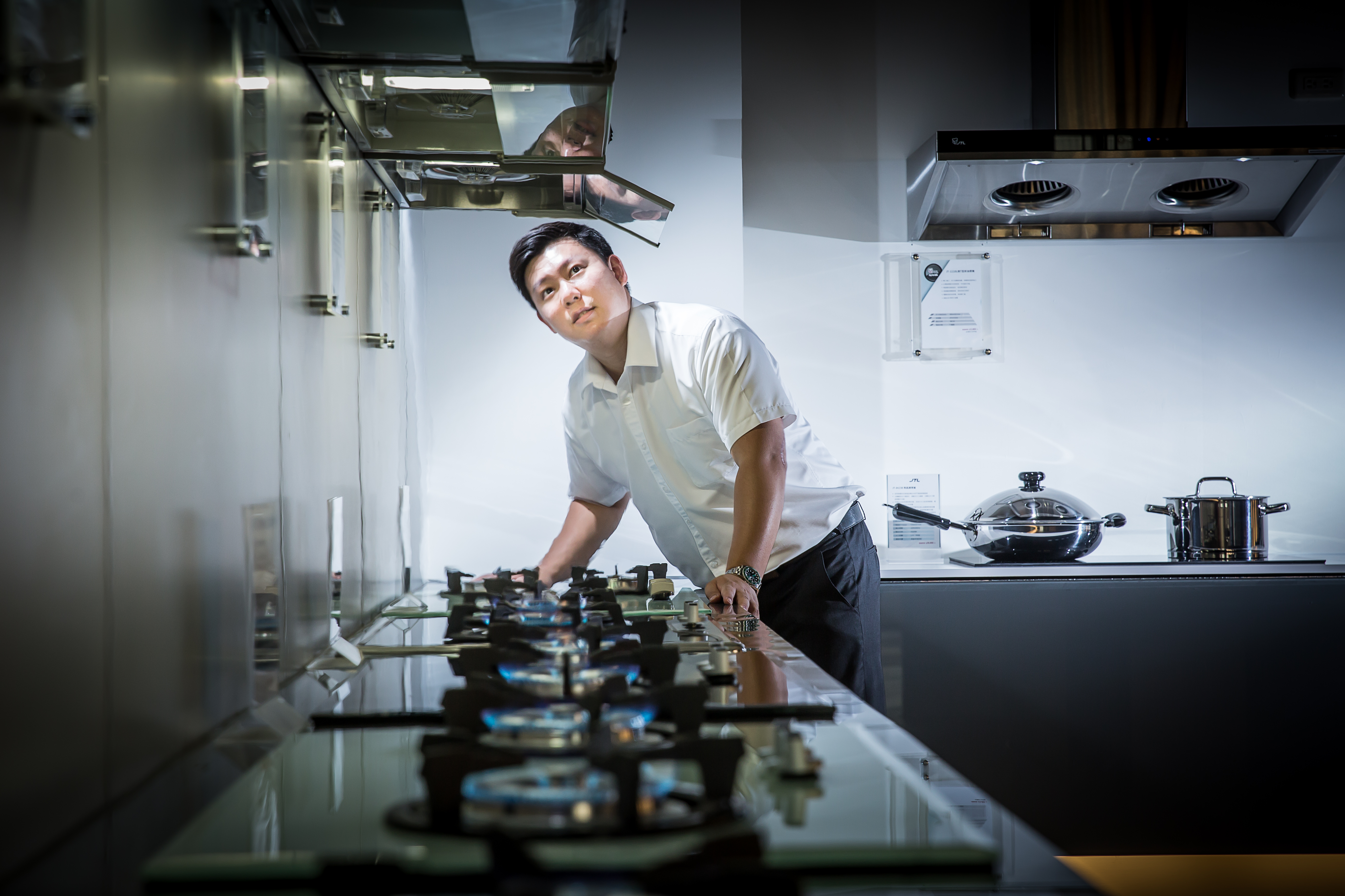 侯劭諺升任總經理後，針對銷量較弱的產品如瓦斯爐、排油煙機，積極研發新品，力圖擺脫雜牌王的形象。