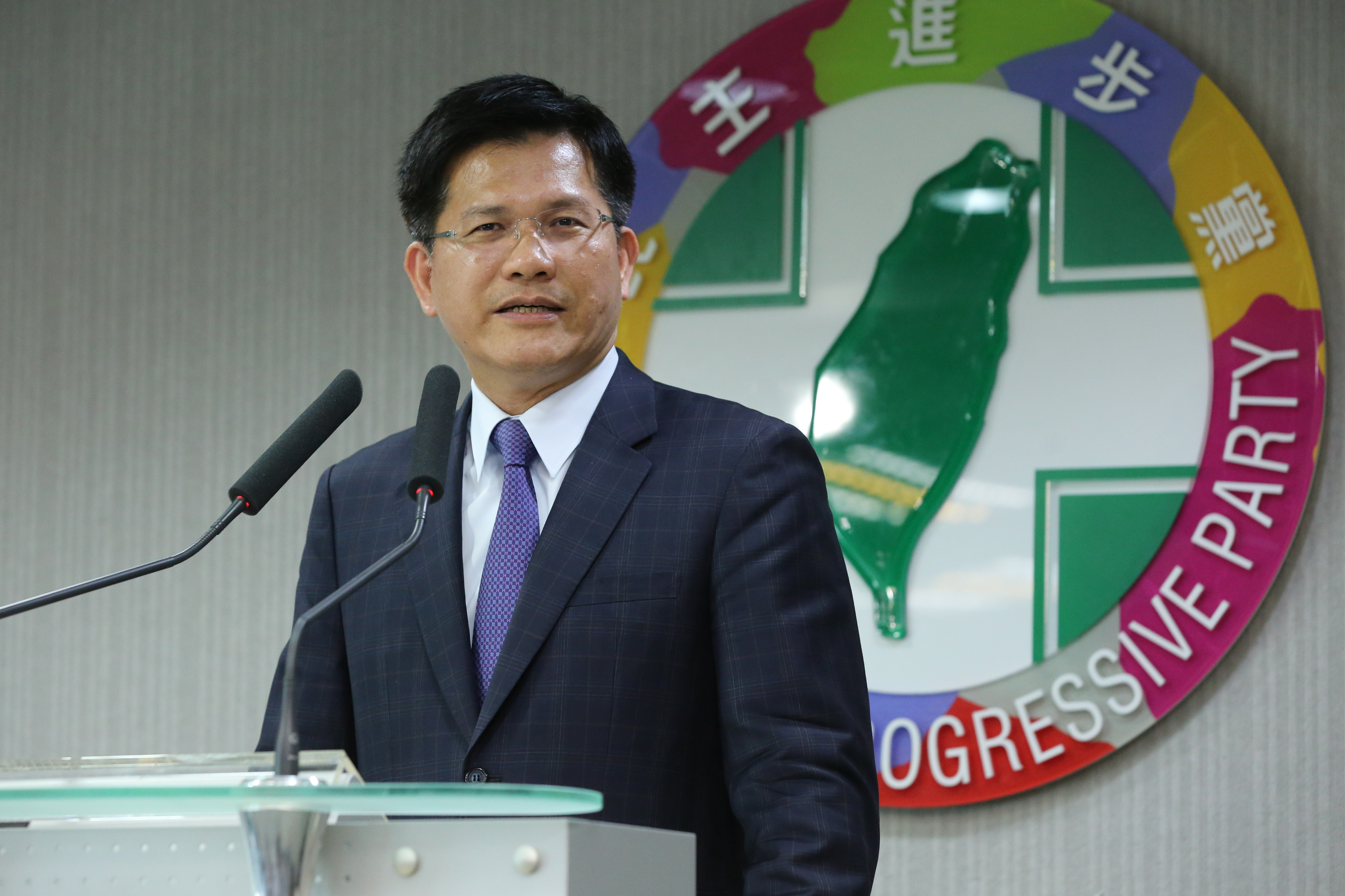 台數科併東森電視案告吹，這把火也意外燒向台中市長林佳龍身上。