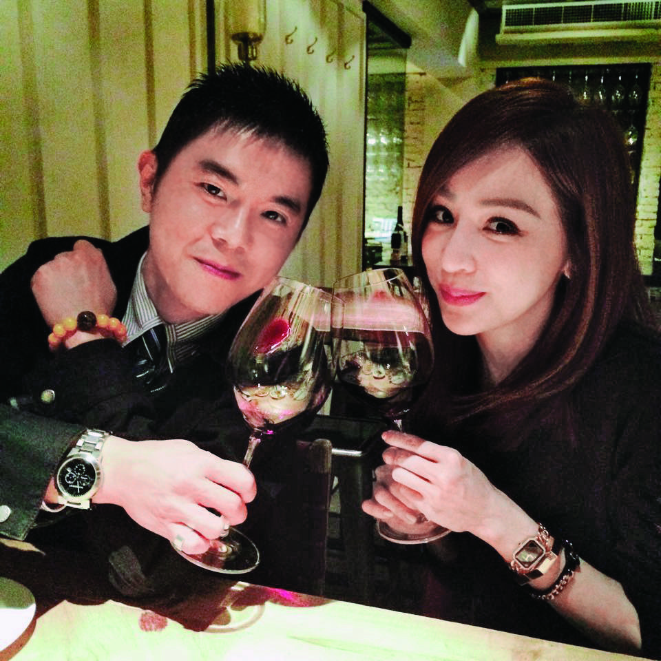 Derek曾於4月30日在臉書po出與王心凌的合照,宛如情侶約會。(翻攝自Derek臉書)