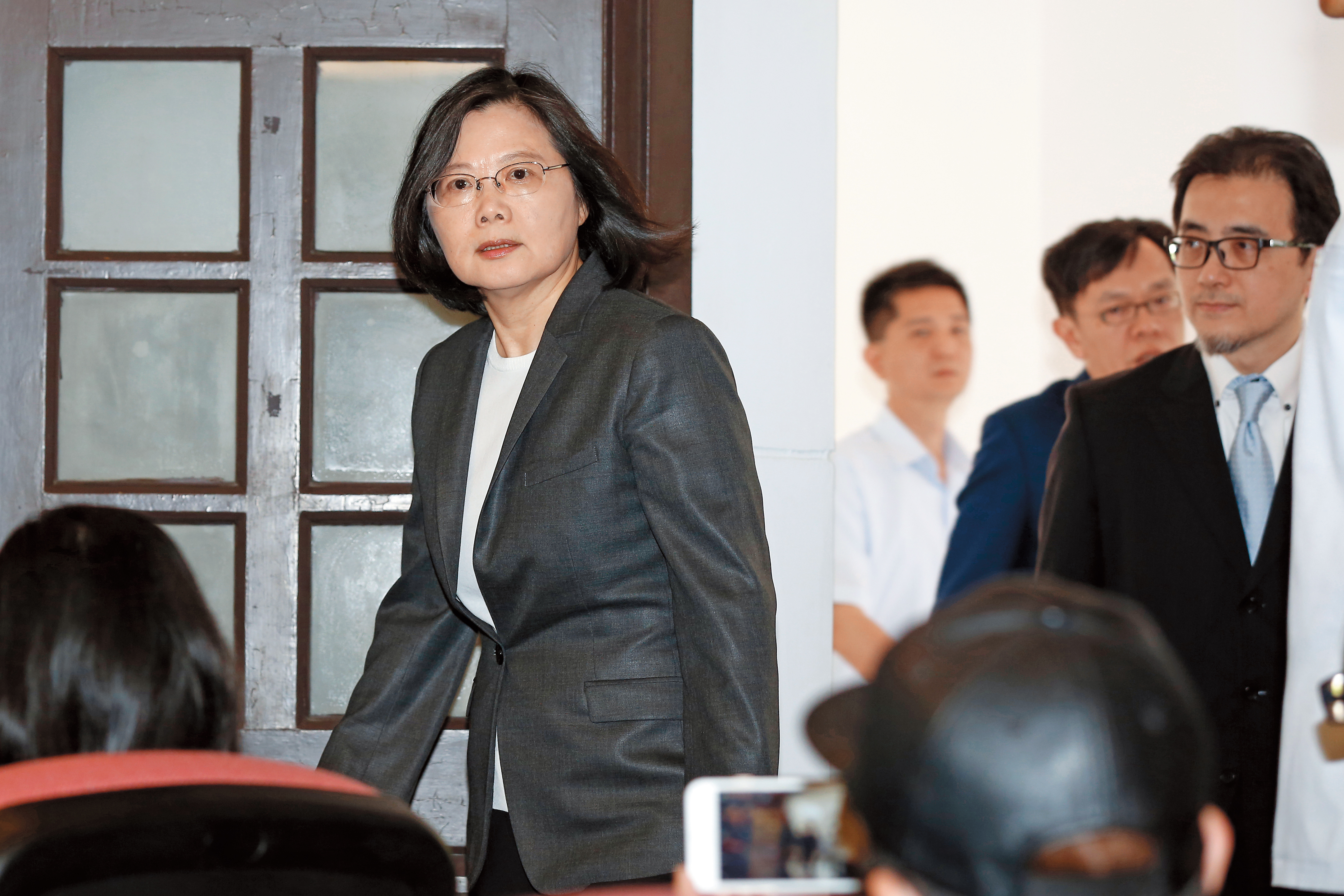 總統蔡英文已明確宣示司改不談特赦扁,但綠營大老及挺扁人士步步進逼,蔡英文是否重新思考赦扁可能性,將面臨難題。