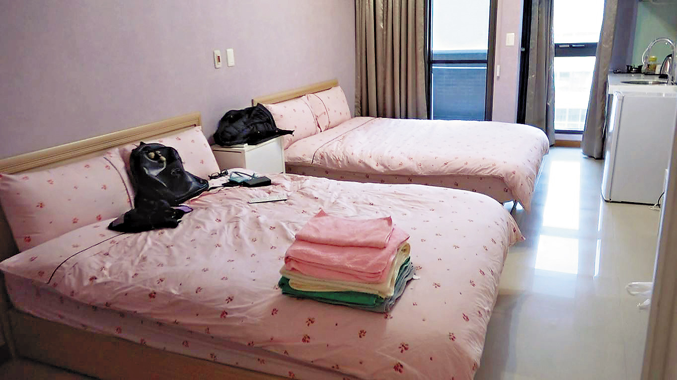 以日計價出租的酒店公寓式套房，亦是違法經營。