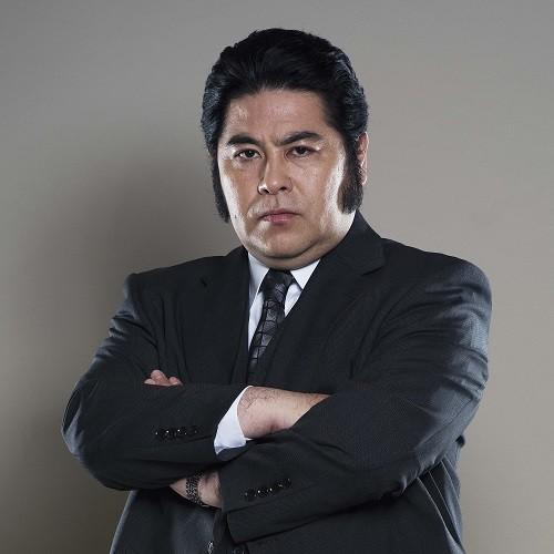 皆川猿時飾演嚴厲上司三宅徹,不知道是年紀到了還是受拍片影響,最近不那麼排斥甜食了。