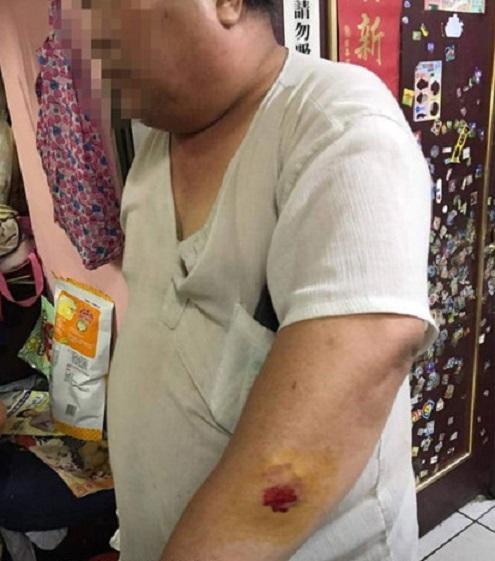 老翁不滿被毆，在臉書上揚言提告。
