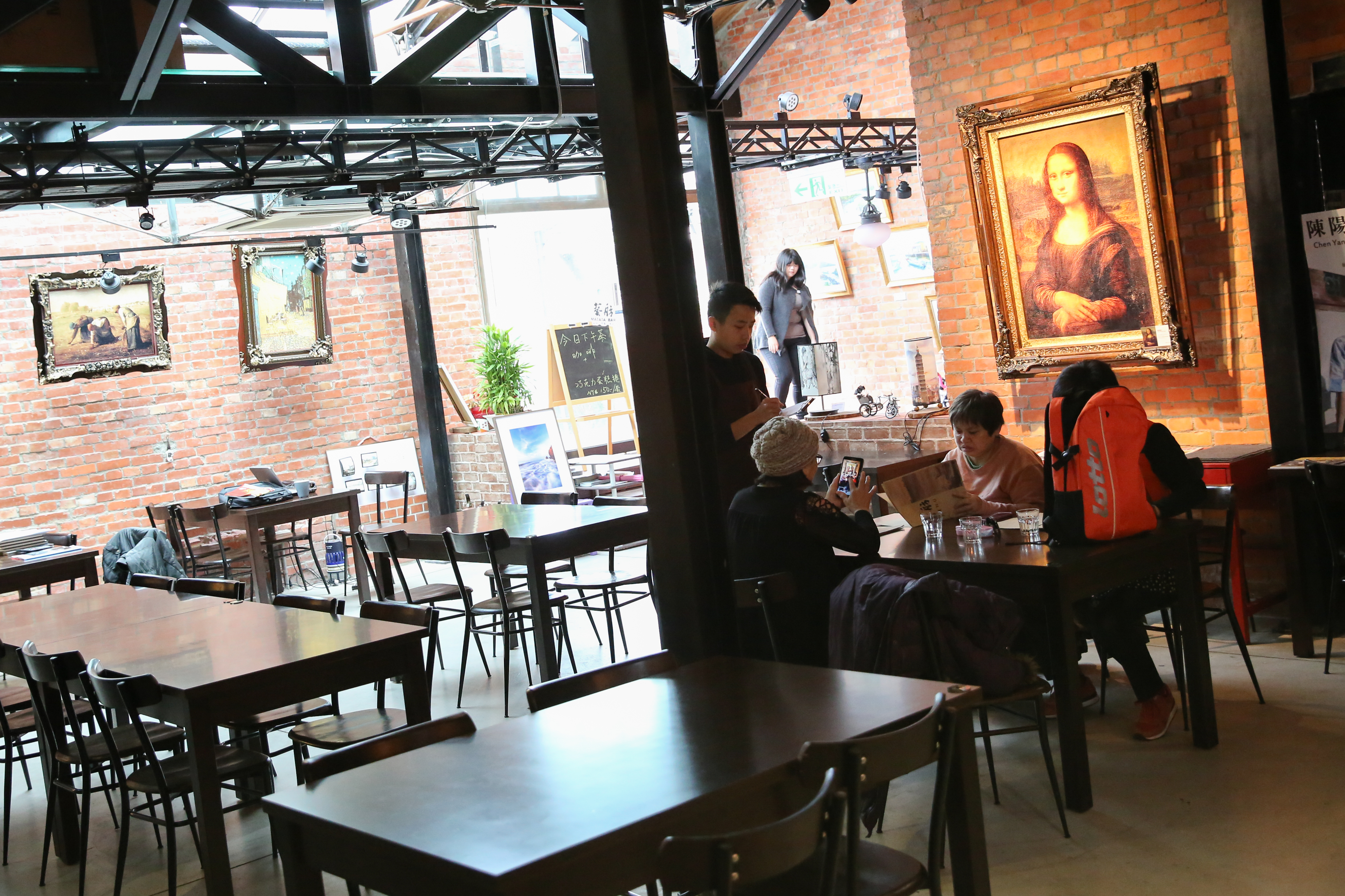 前商家湊齊200萬開咖啡廳，卻被刻意刁難而決定關店訴訟。